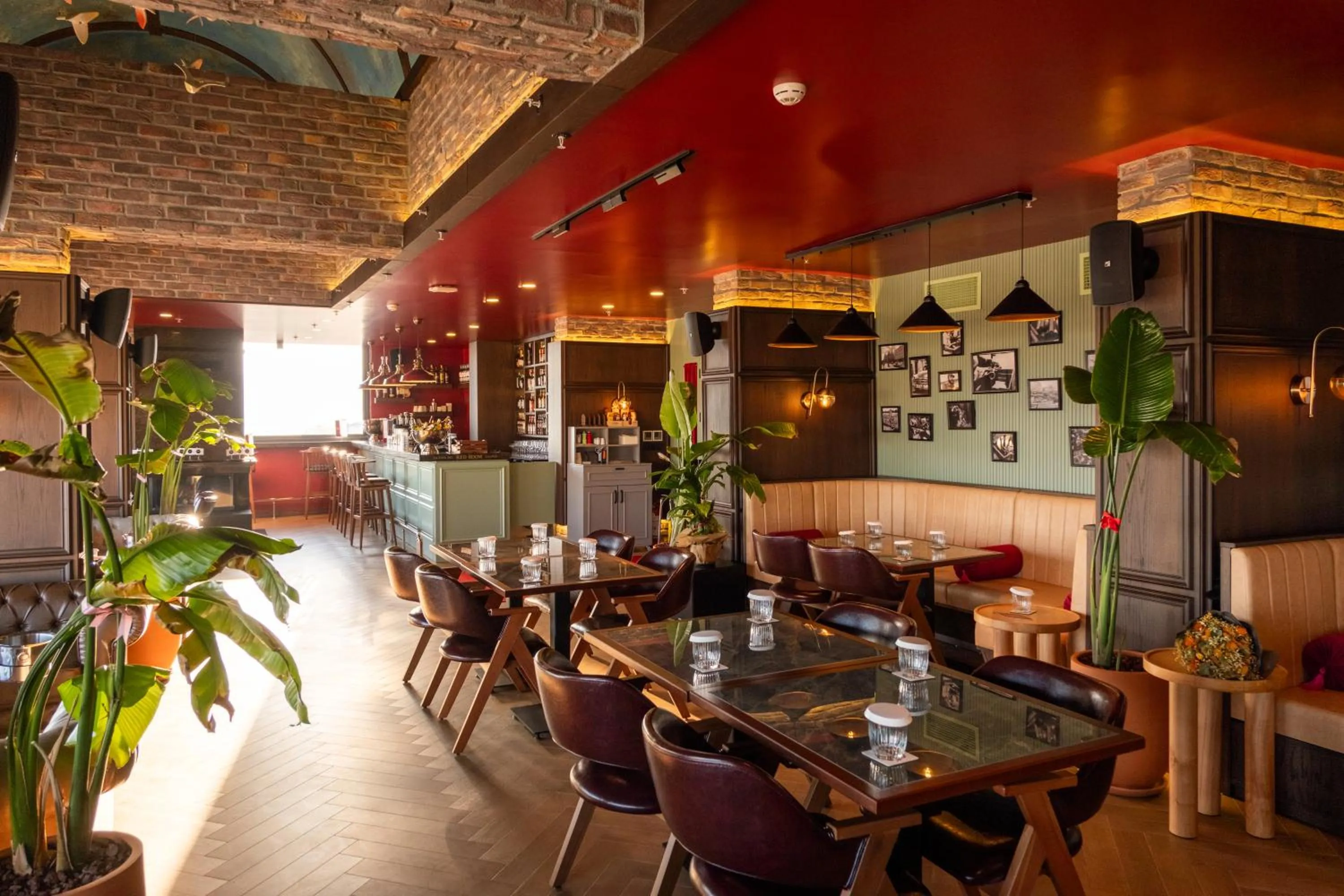 Lounge or bar in Best Western Plus Khan Hotel