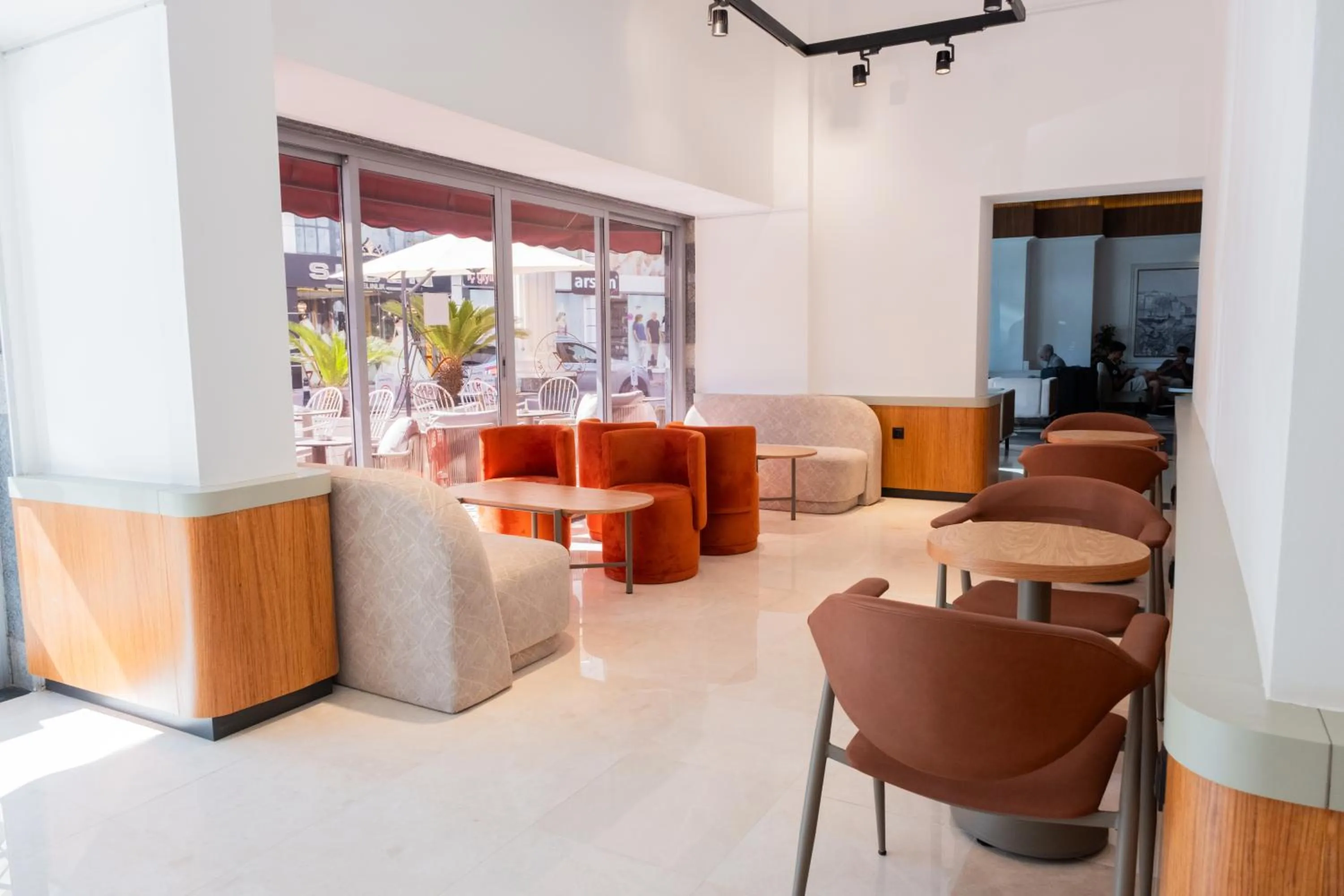 Lobby or reception in Best Western Plus Khan Hotel