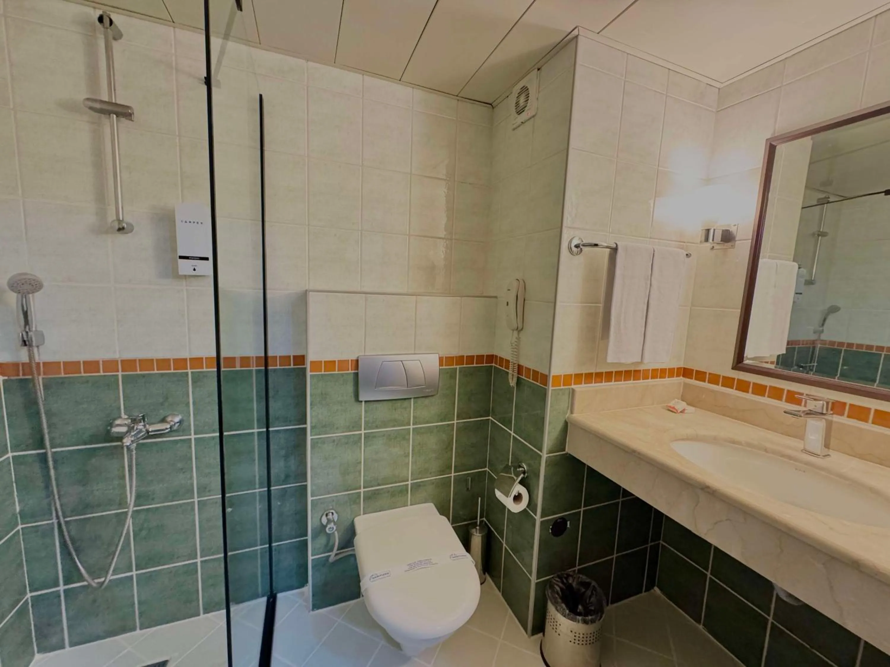 Bathroom in Best Western Plus Khan Hotel