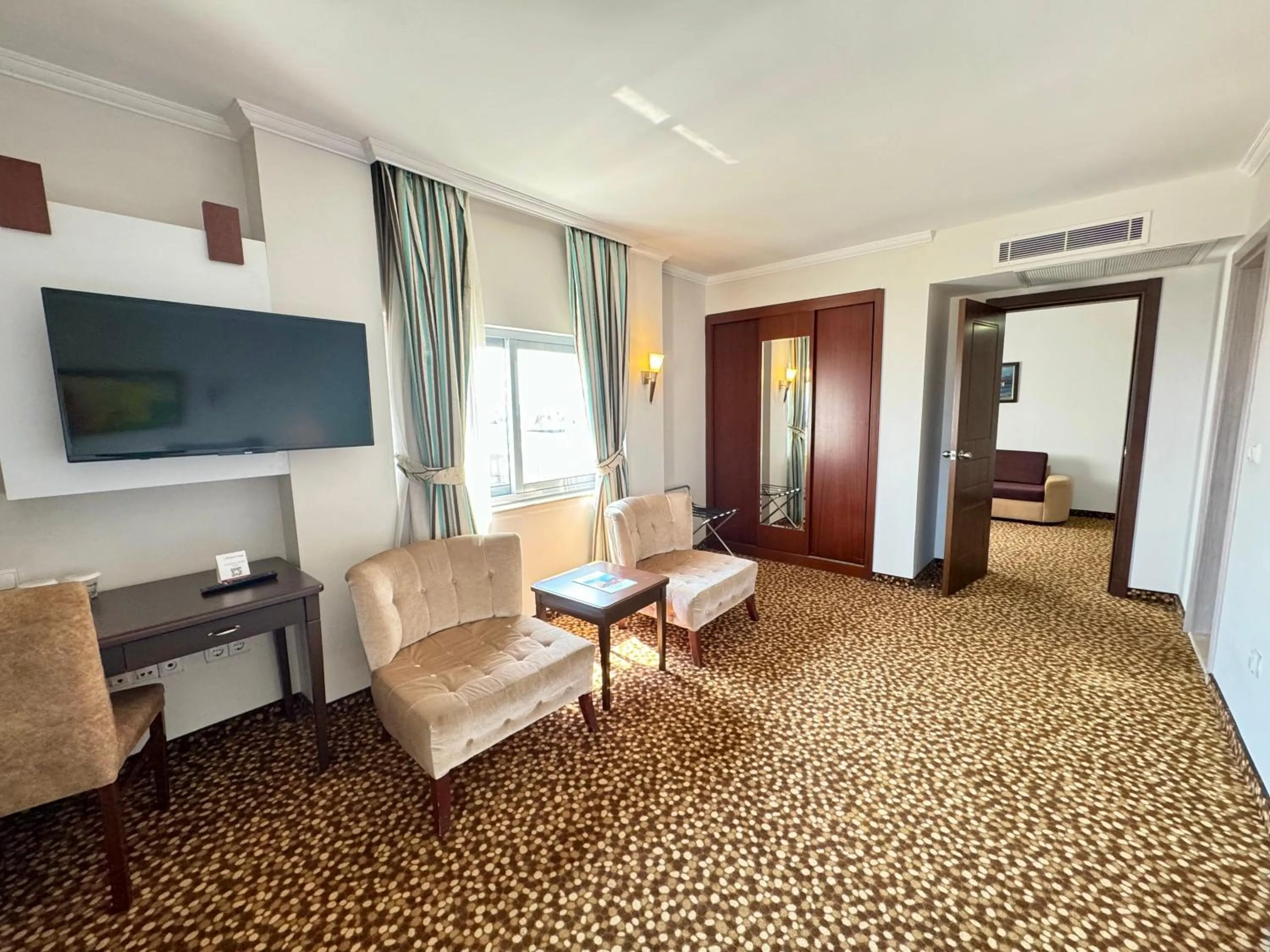 Photo of the whole room in Best Western Plus Khan Hotel