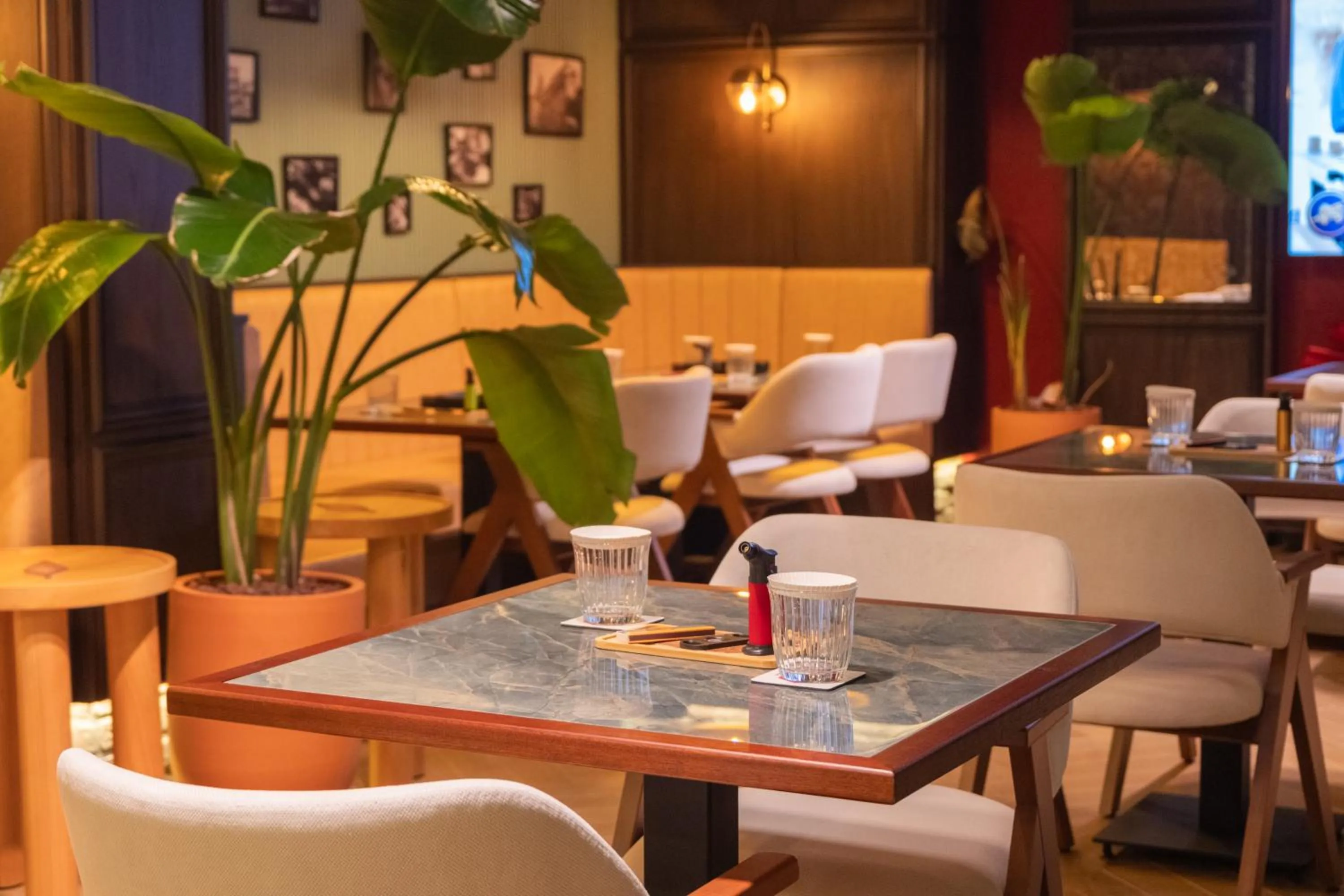 Lounge or bar in Best Western Plus Khan Hotel