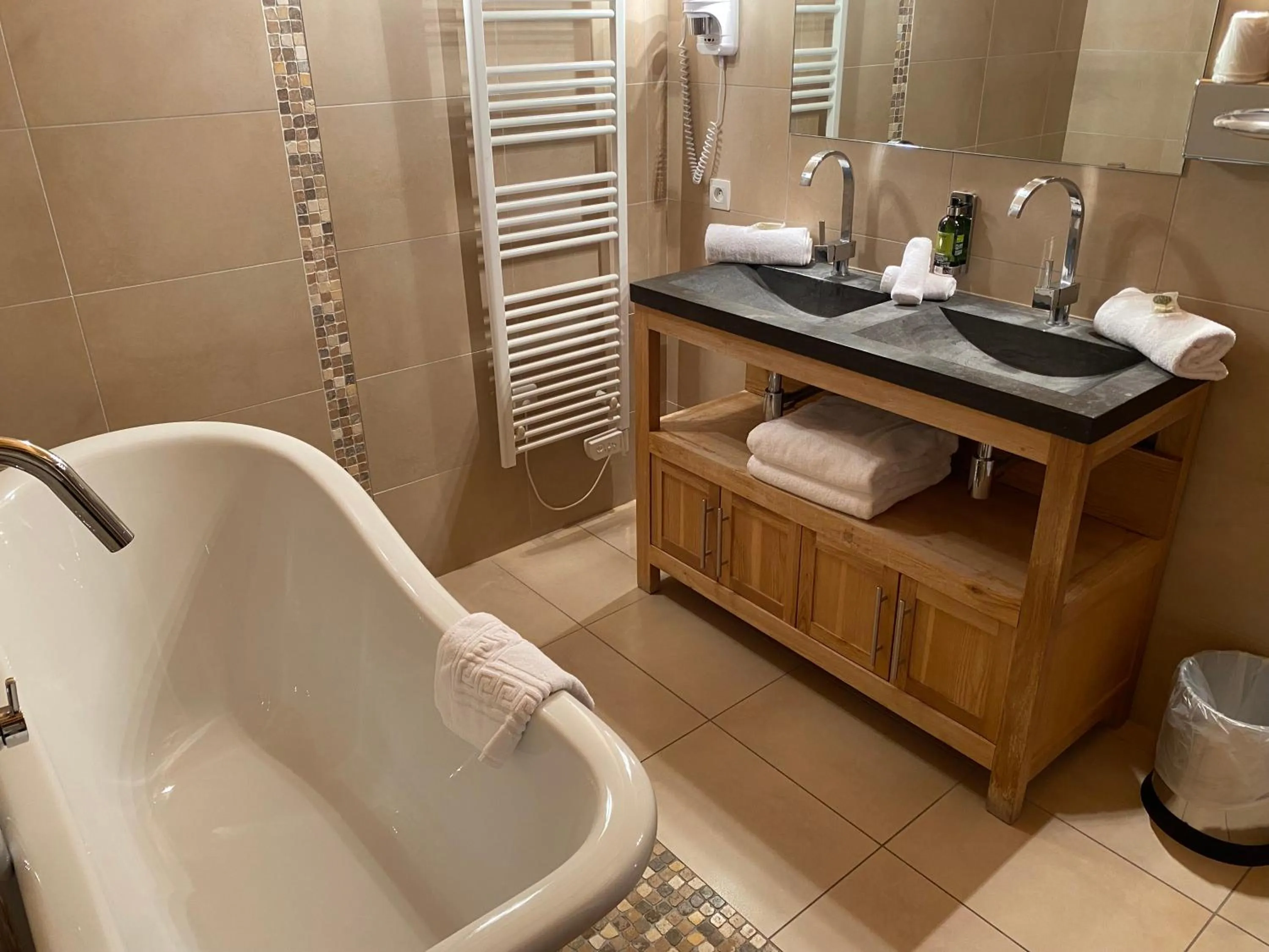 Bath in Auberge de Savoie