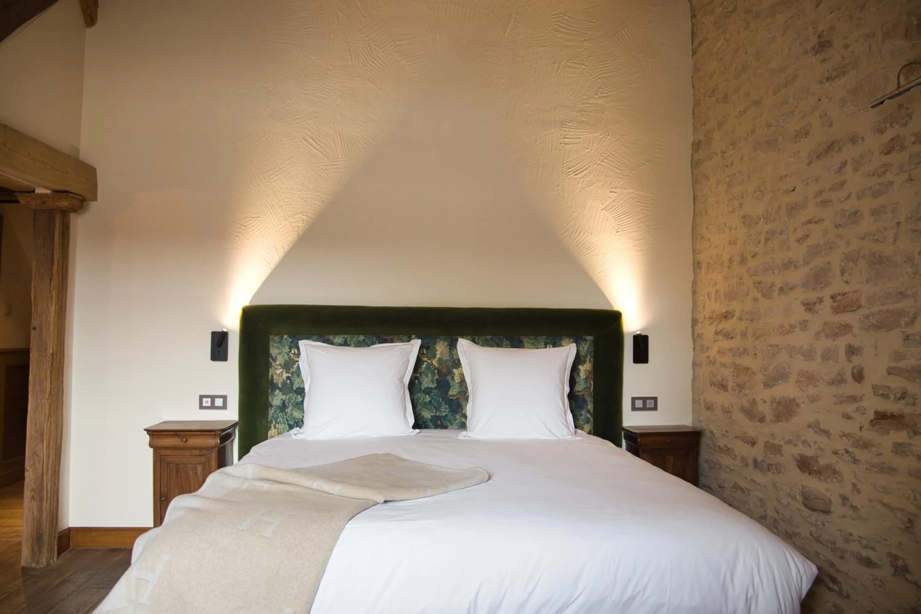 Bedroom, Bed in Hostellerie De Levernois