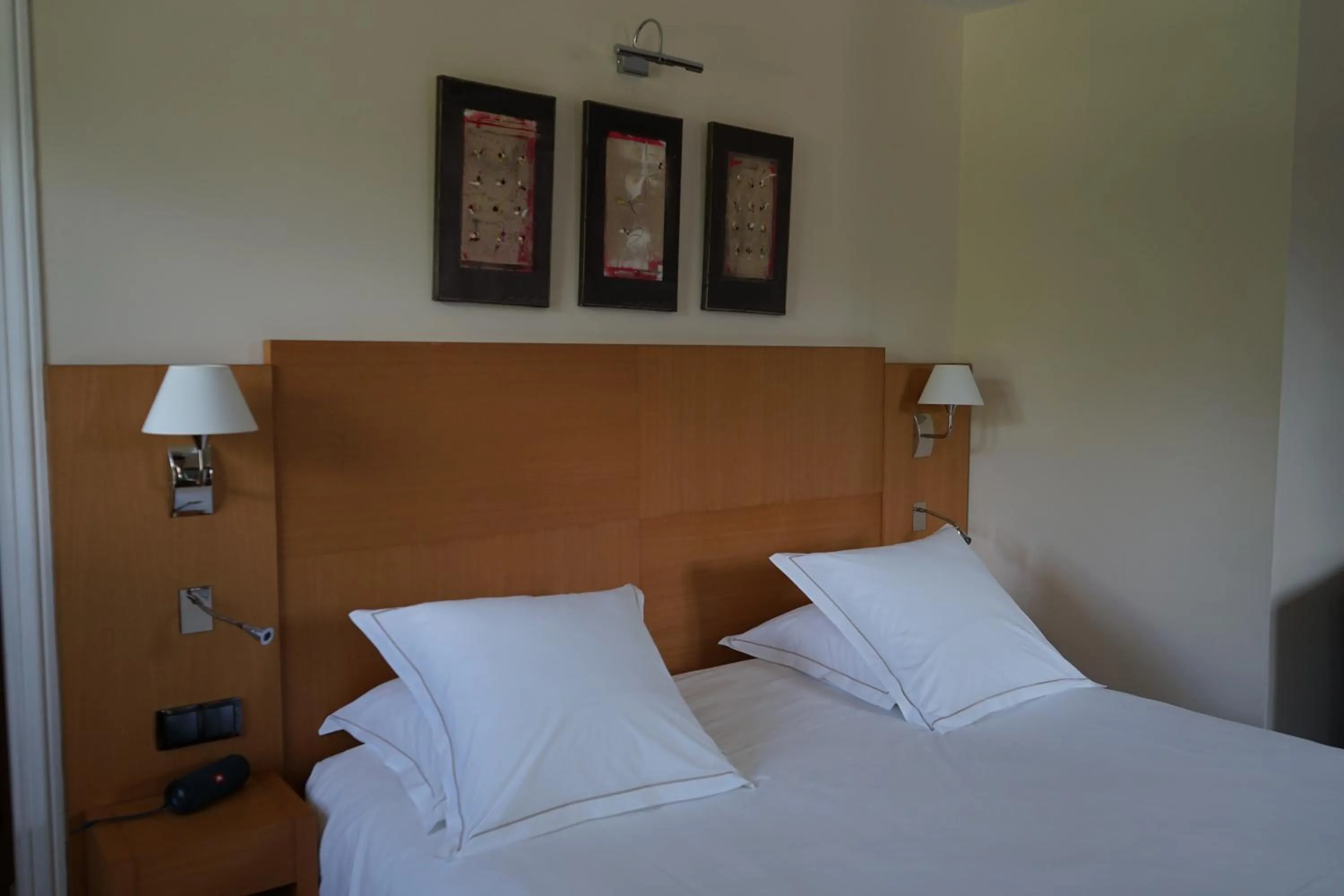 Bedroom, Bed in Hostellerie De Levernois