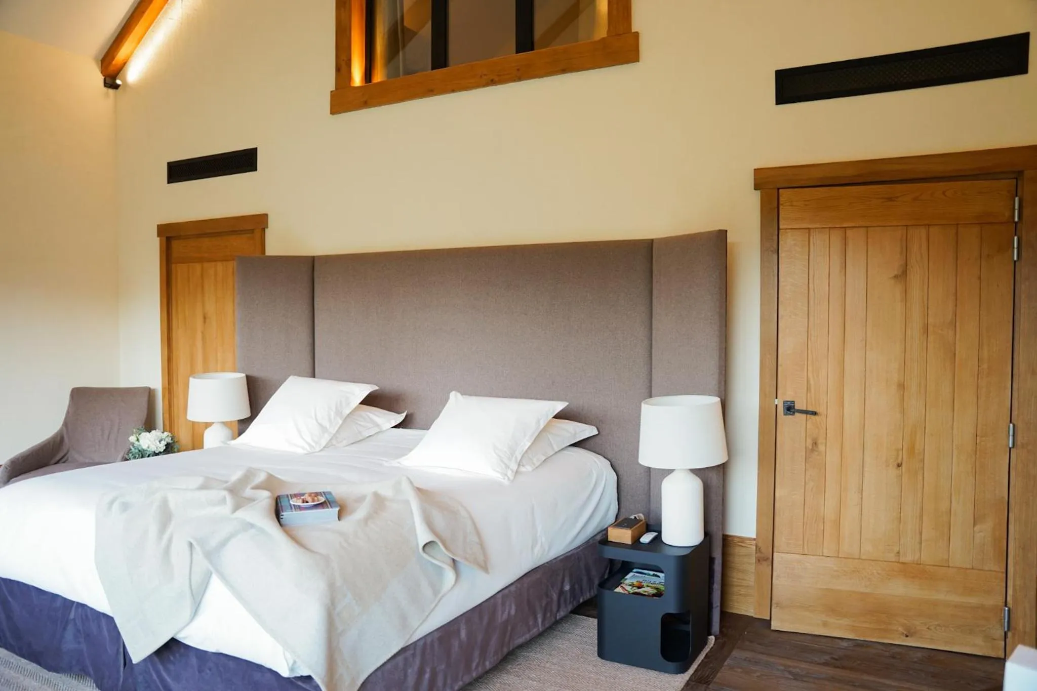 Bedroom, Bed in Hostellerie De Levernois