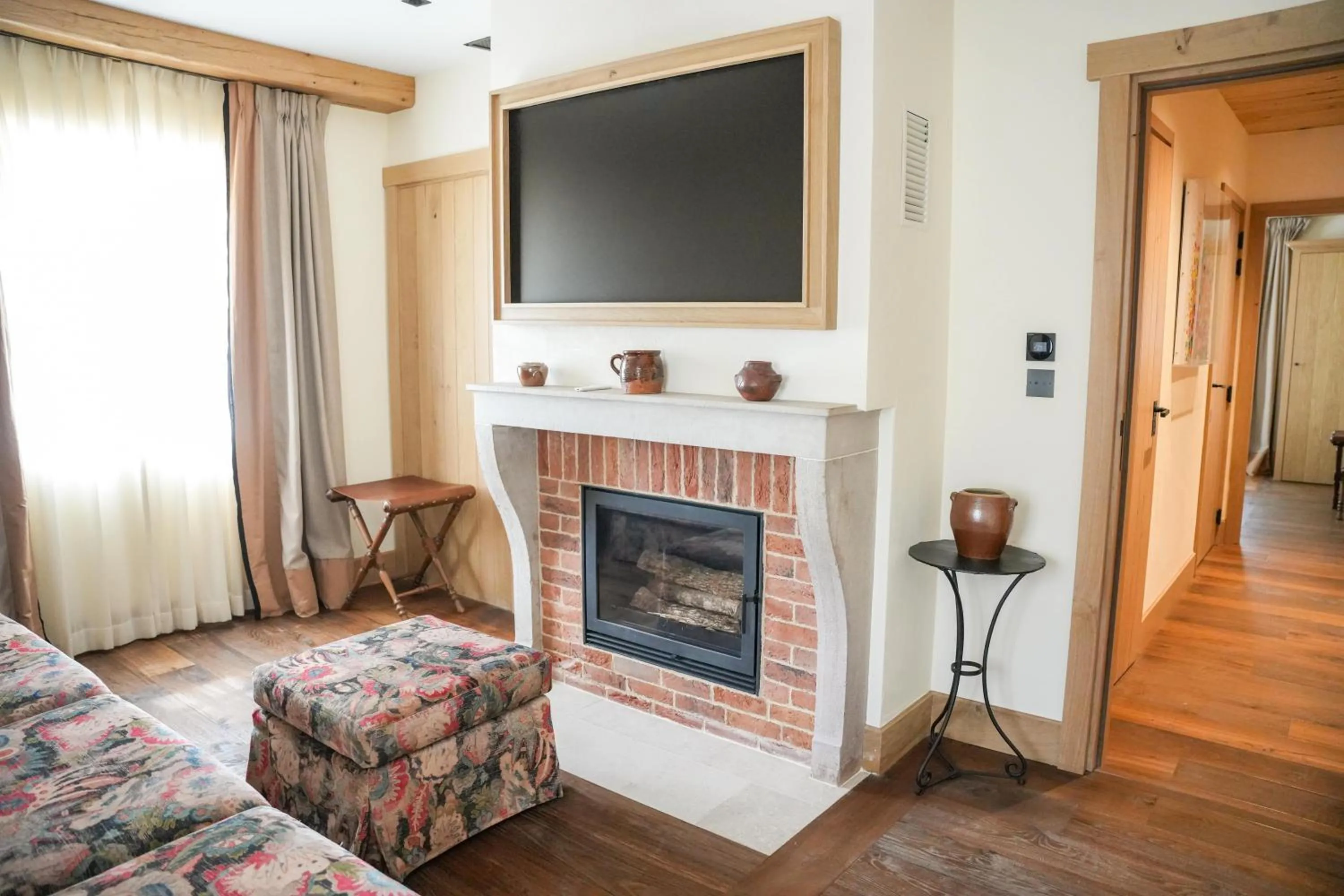 Bedroom in Hostellerie De Levernois
