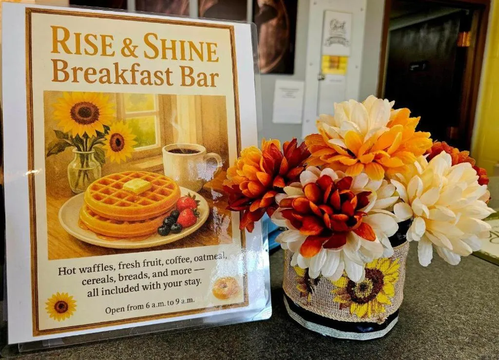 Continental breakfast in 1st Choice Inn Rawlins