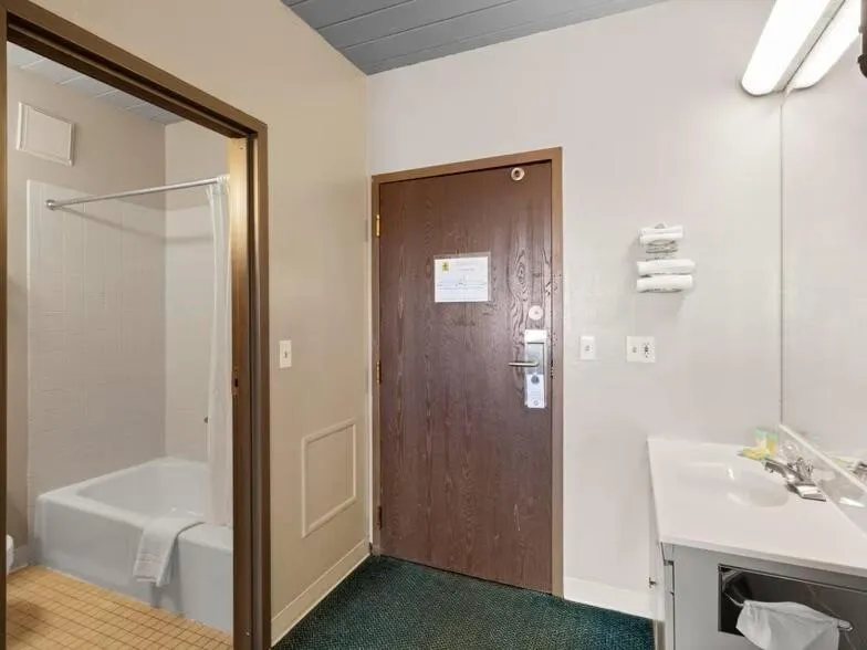 Shower in 1st Choice Inn of Rawlins