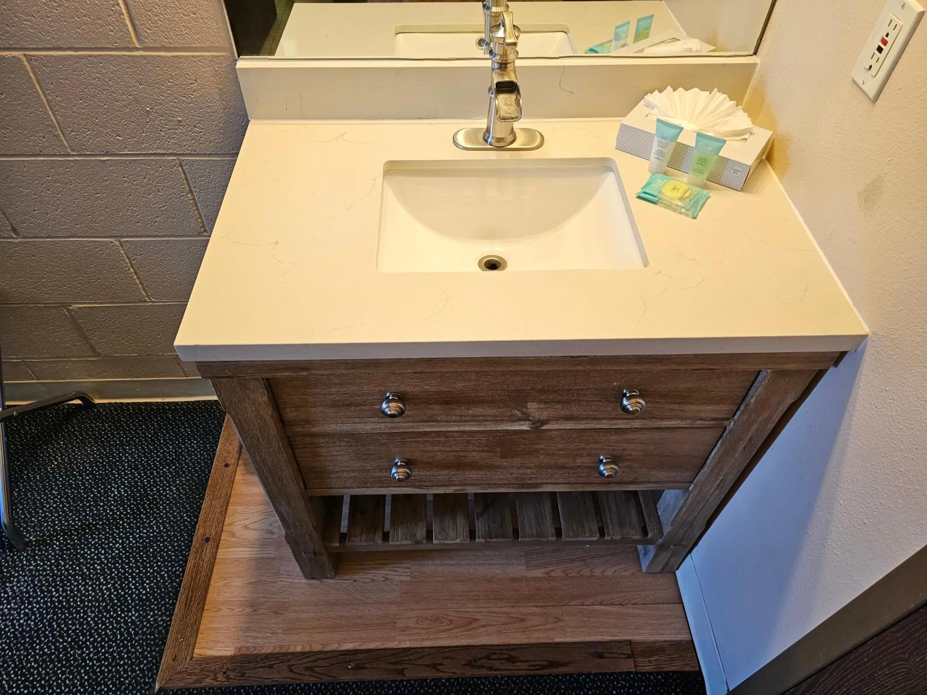 Bathroom in 1st Choice Inn of Rawlins