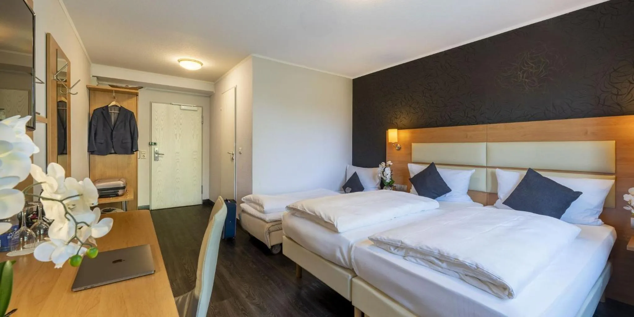 Bedroom, Bed in PLAZA INN Stuttgart Airport Messe