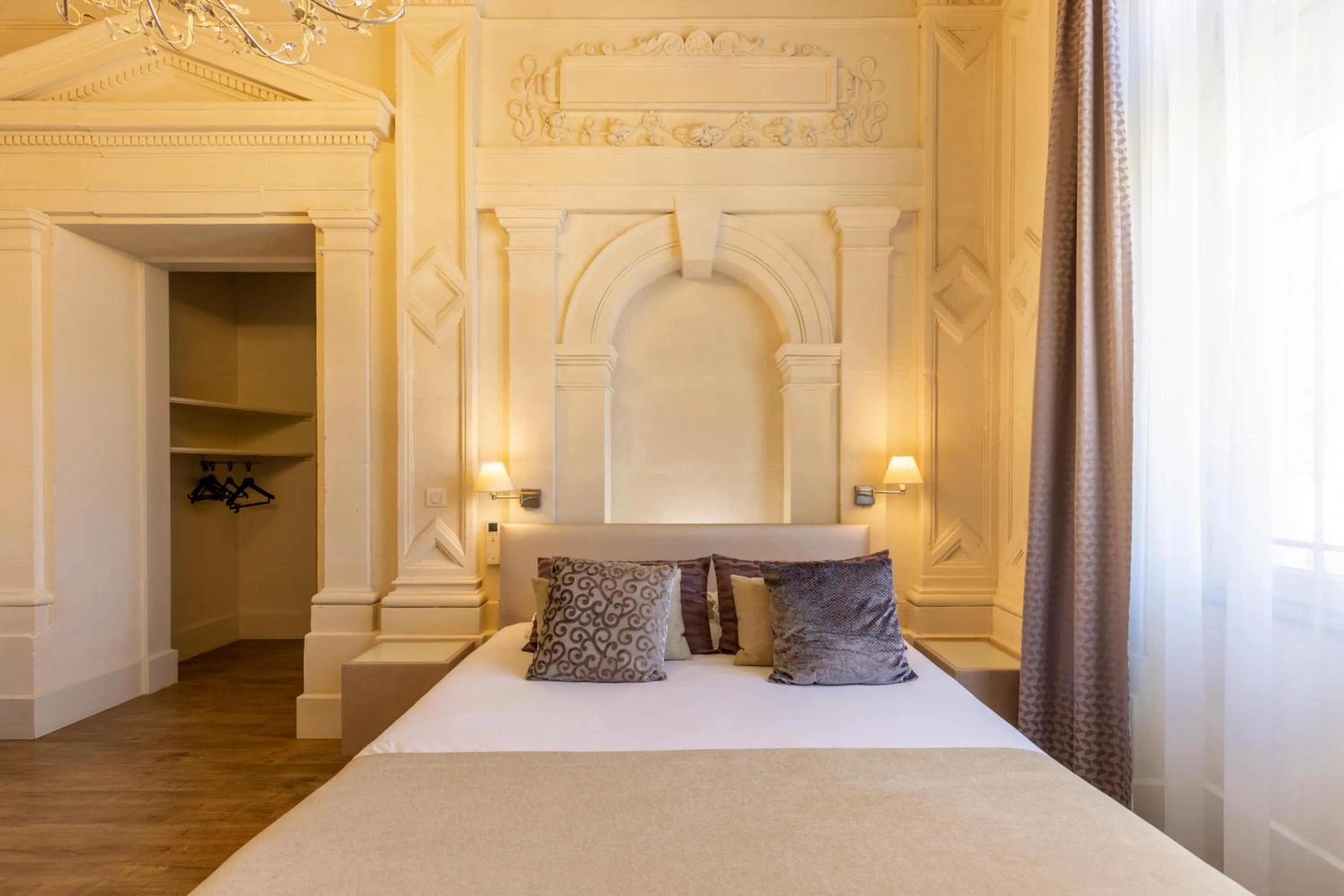 Deluxe Suite in Château Pellisson