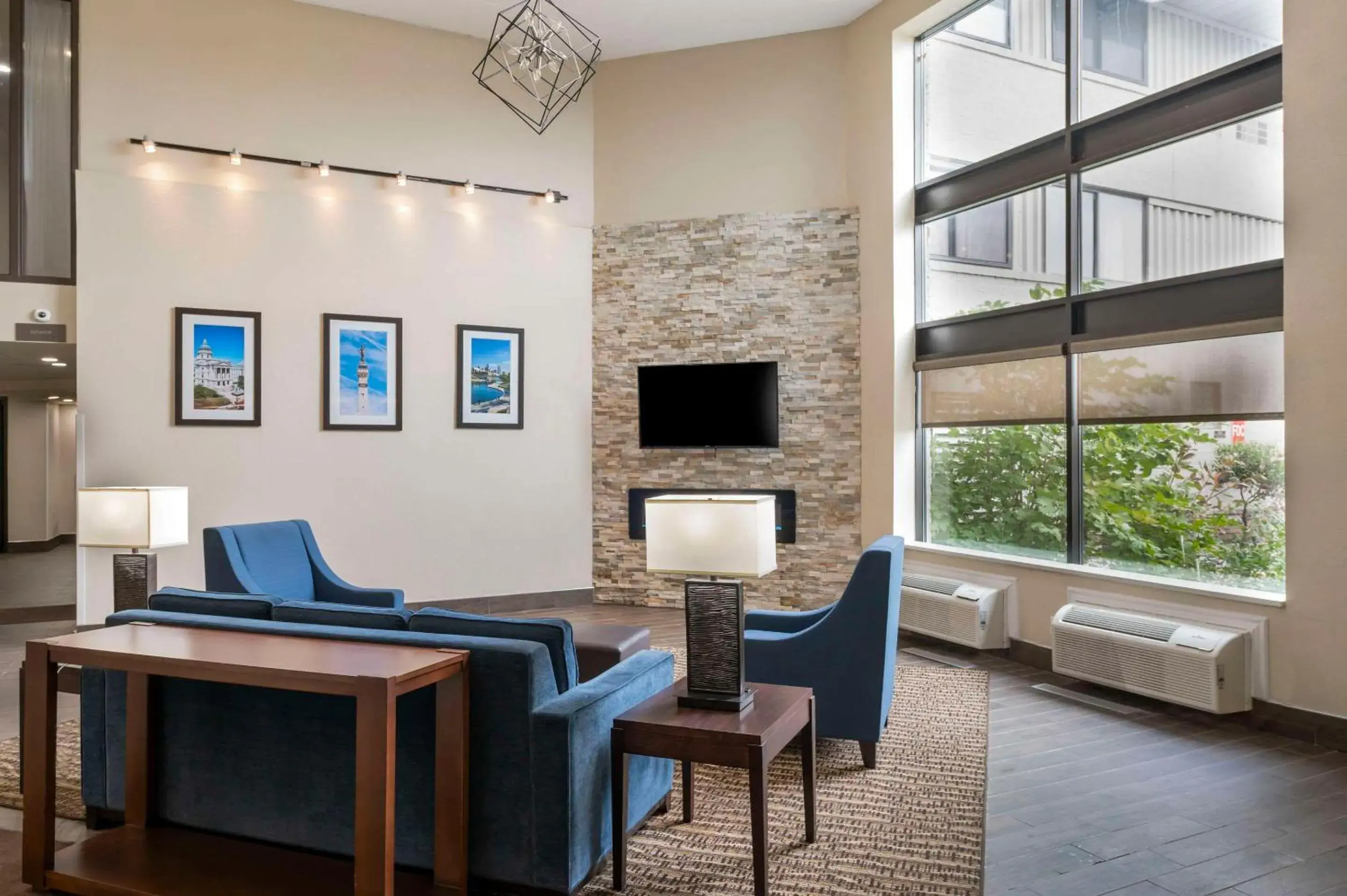 Lobby or reception in Comfort Inn & Suites North at the Pyramids Lobby or reception in Comfort Inn & Suites North at the Pyramids