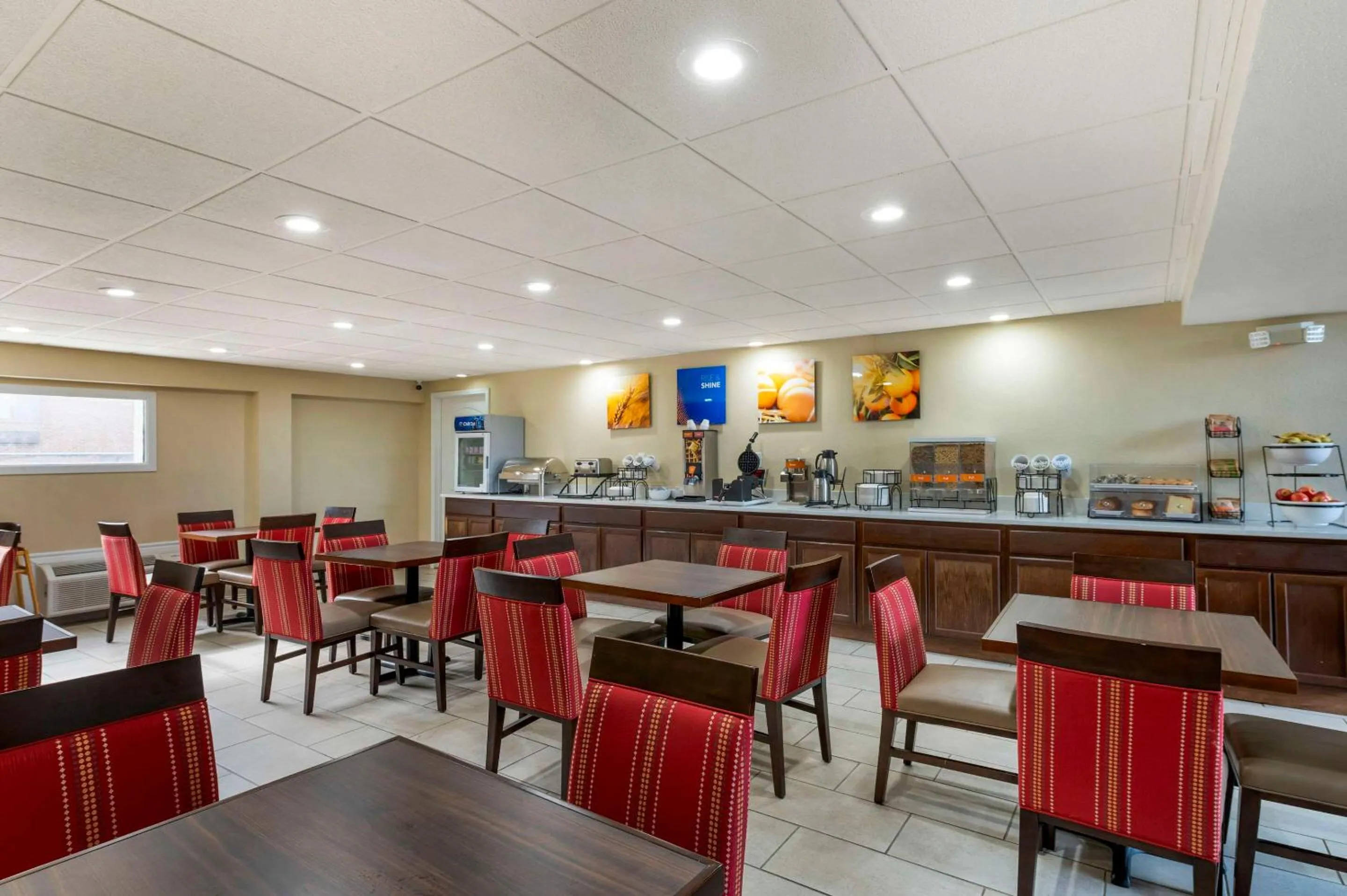 Restaurant/places to eat in Comfort Inn & Suites Indianapolis Northwest - College Park