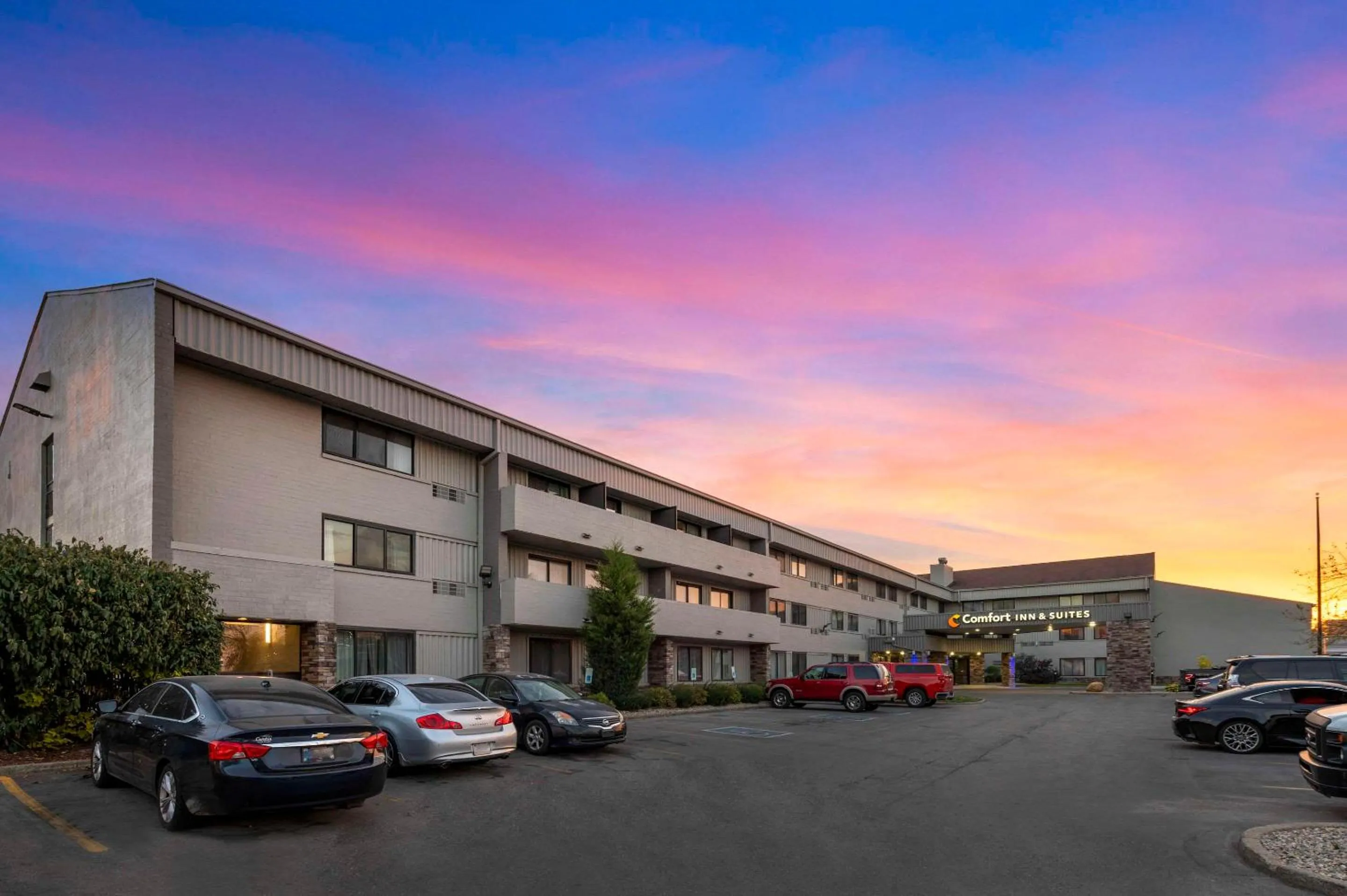 Property building in Comfort Inn & Suites North at the Pyramids