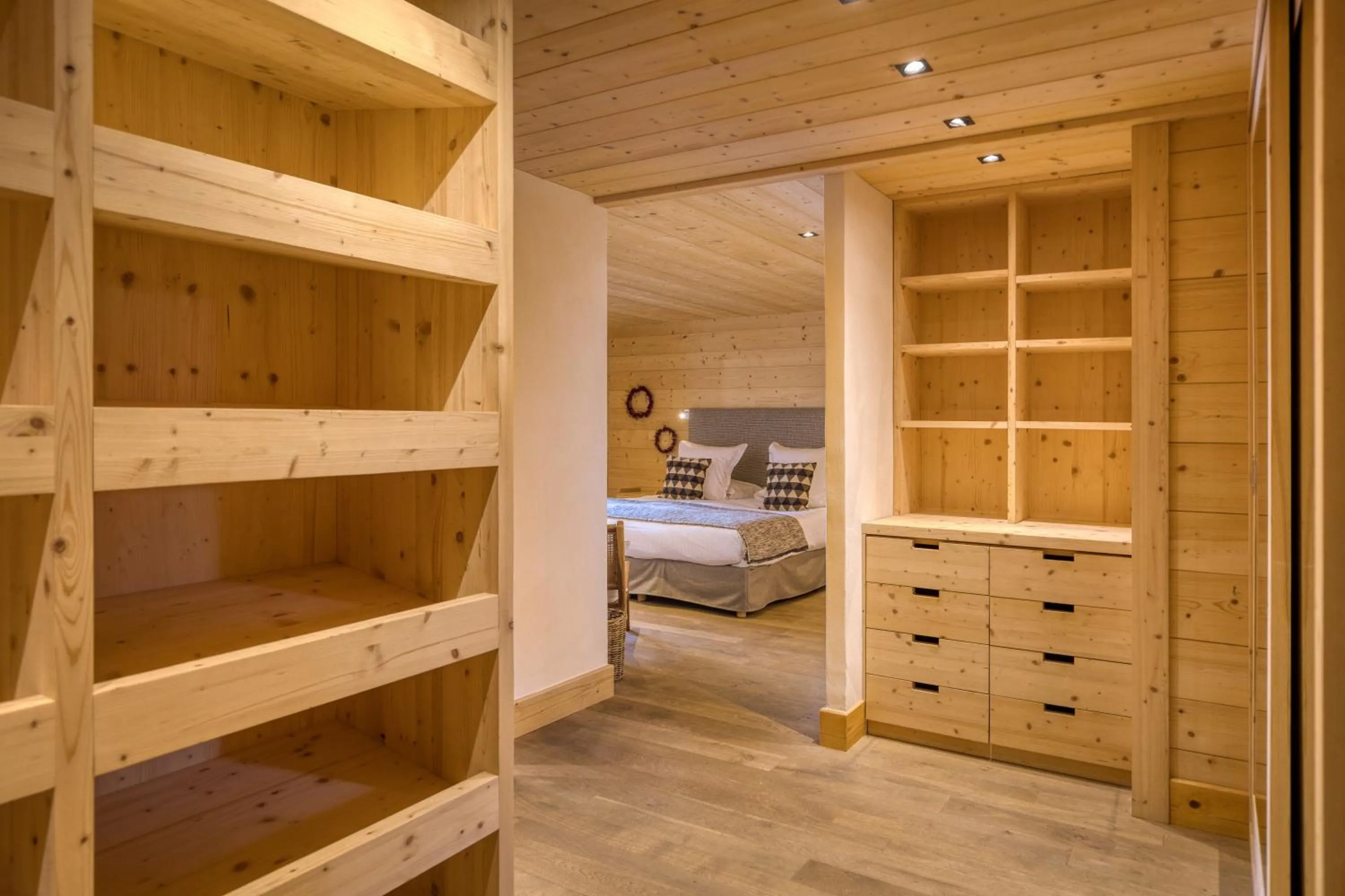 Bedroom, Bed in Flocons de Sel - Relais & Chateaux