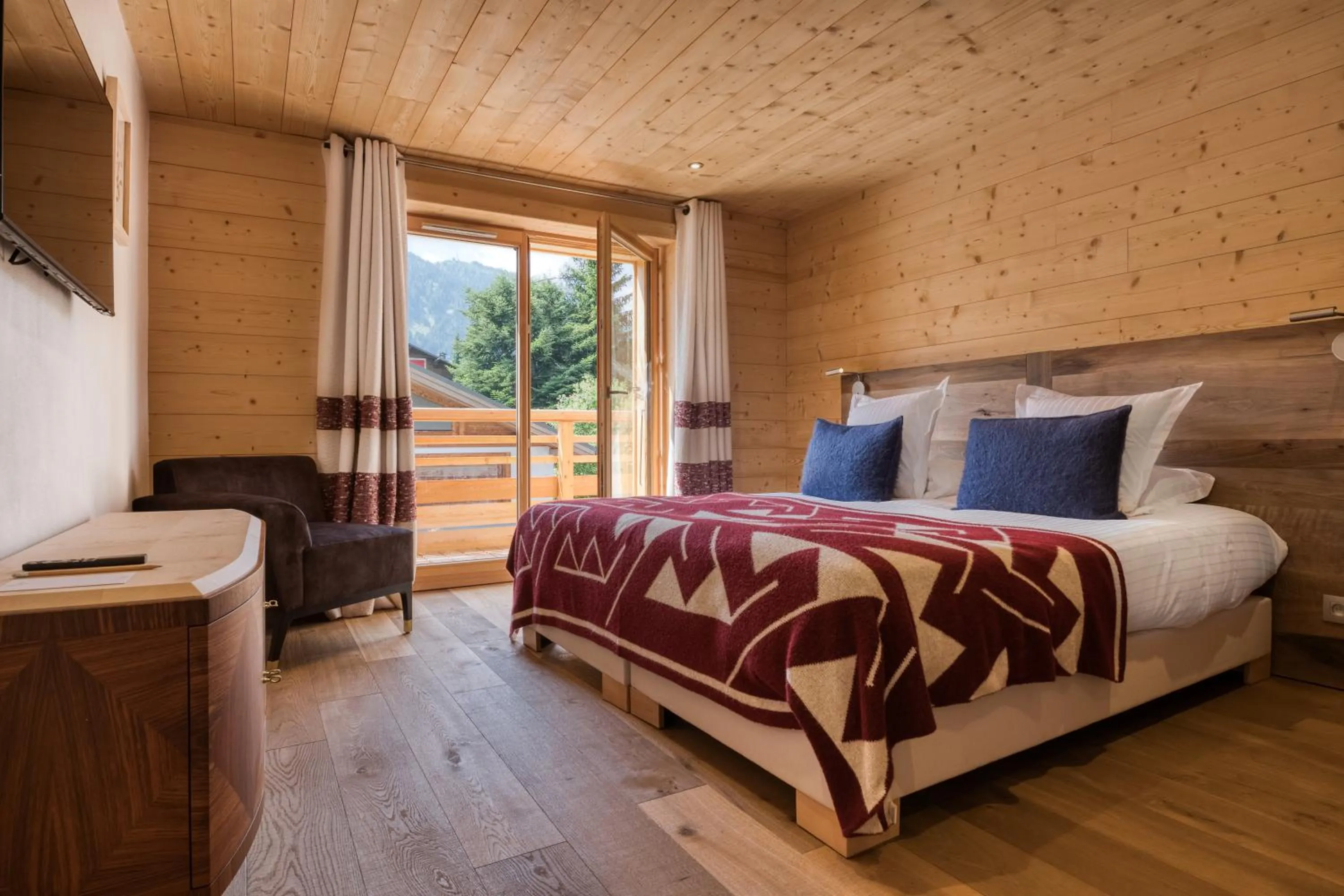 Bed in Flocons de Sel - Relais & Chateaux