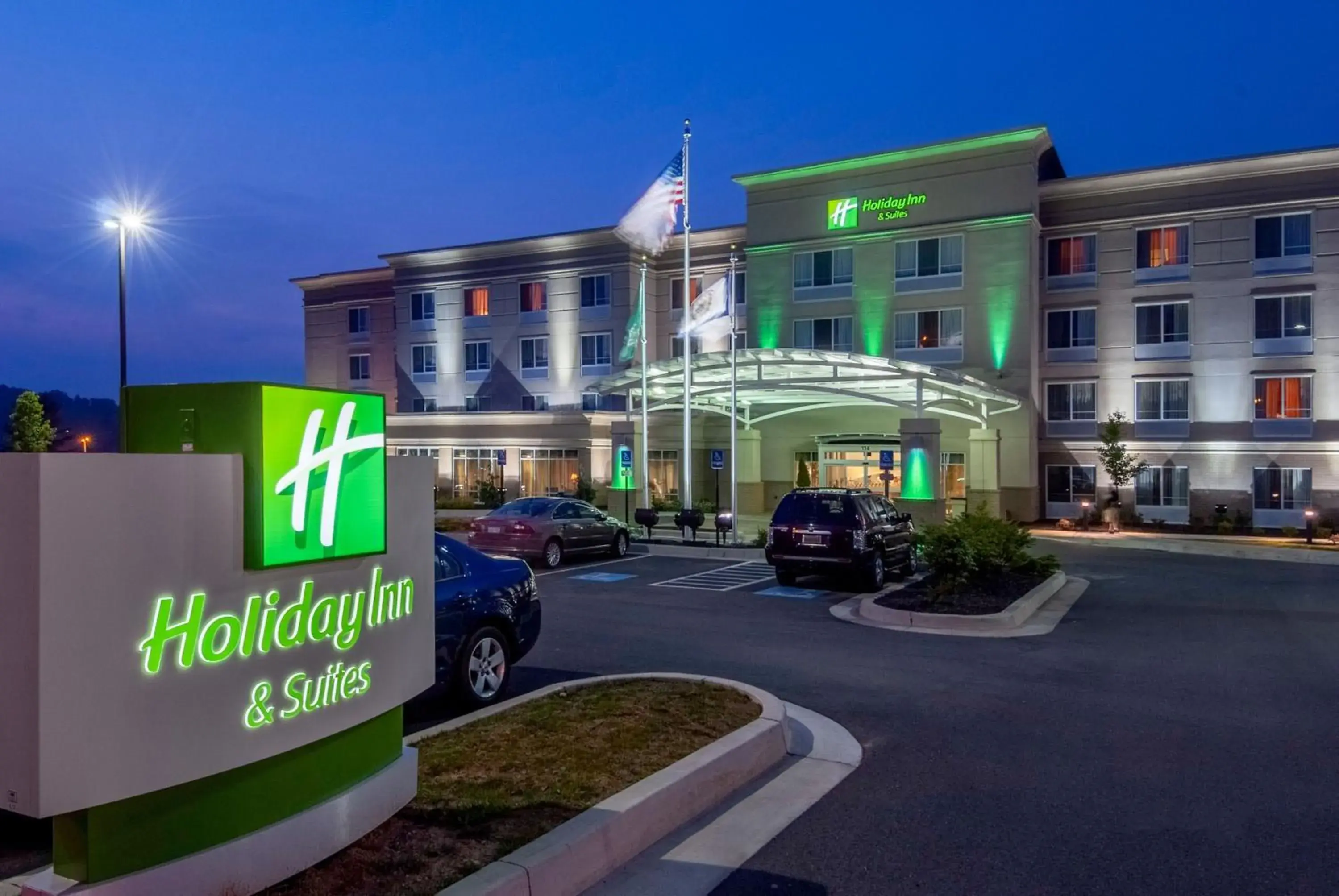 Property building in Holiday Inn Hotel & Suites Beckley by IHG Property building in Holiday Inn Hotel & Suites Beckley by IHG