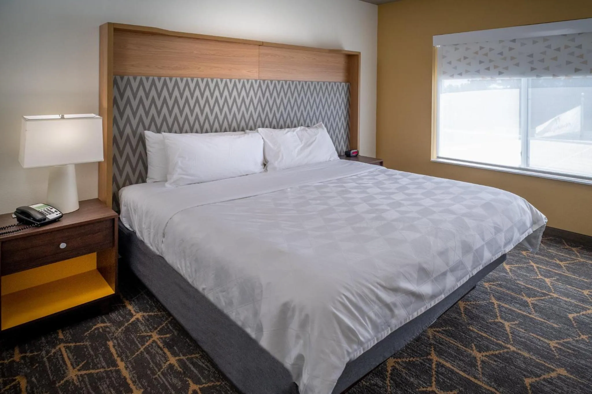 Photo of the whole room, Bed in Holiday Inn Hotel & Suites Beckley by IHG