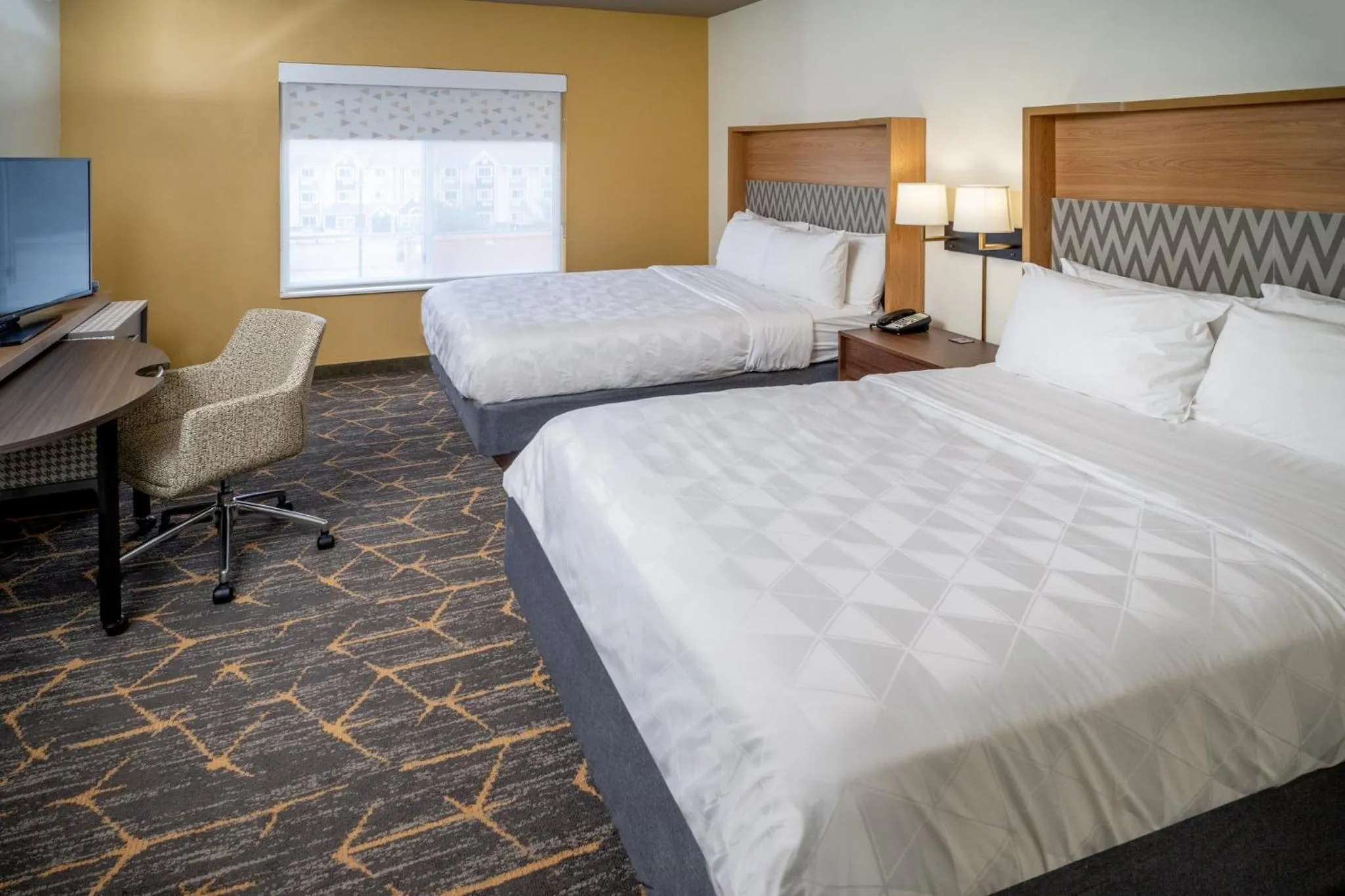 Photo of the whole room, Bed in Holiday Inn Hotel & Suites Beckley by IHG