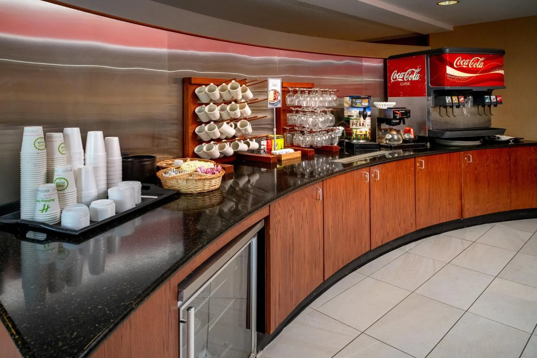 Restaurant/places to eat in Holiday Inn Hotel & Suites Beckley by IHG