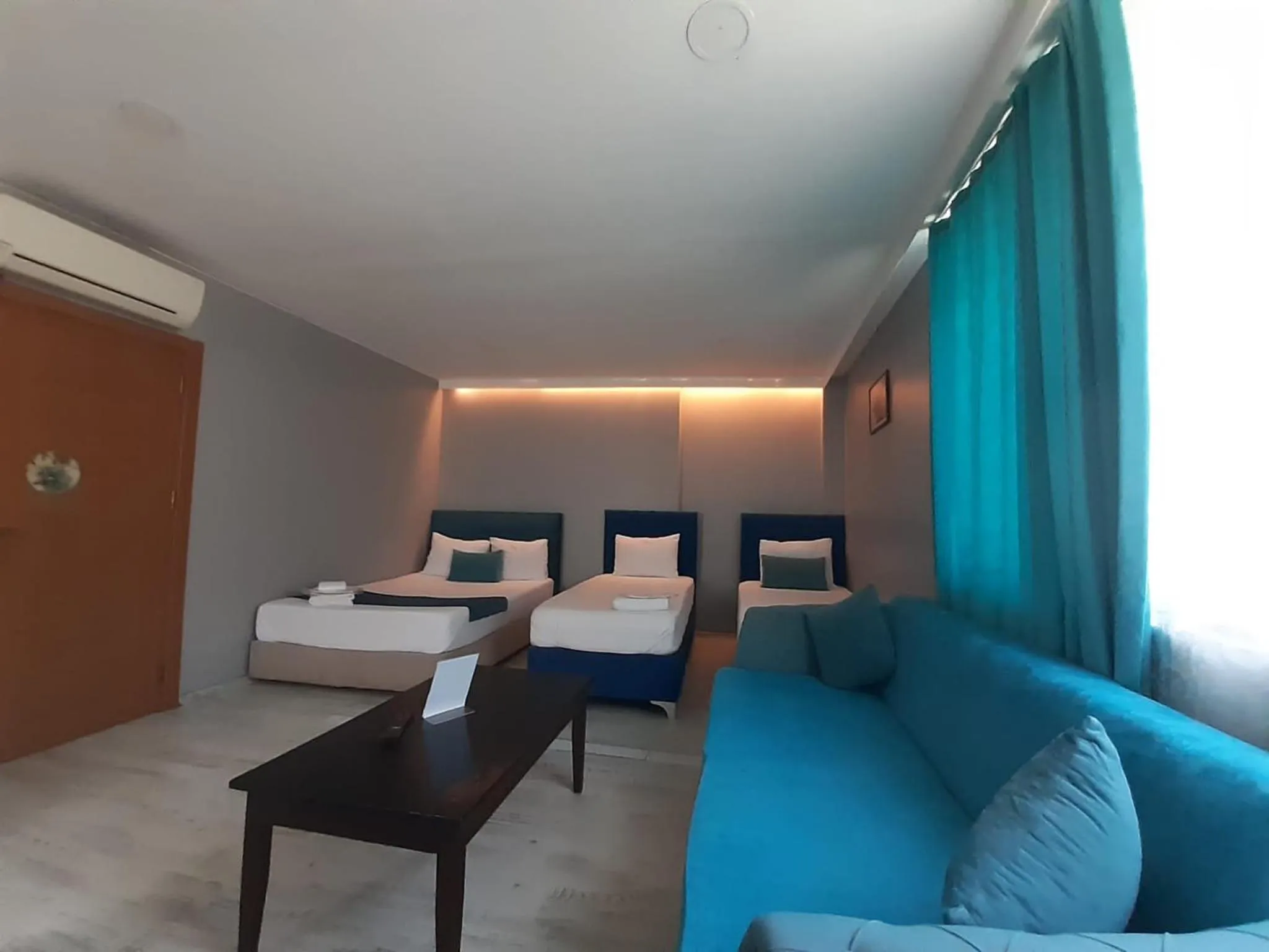 Bed in 216 Turkuaz Suit