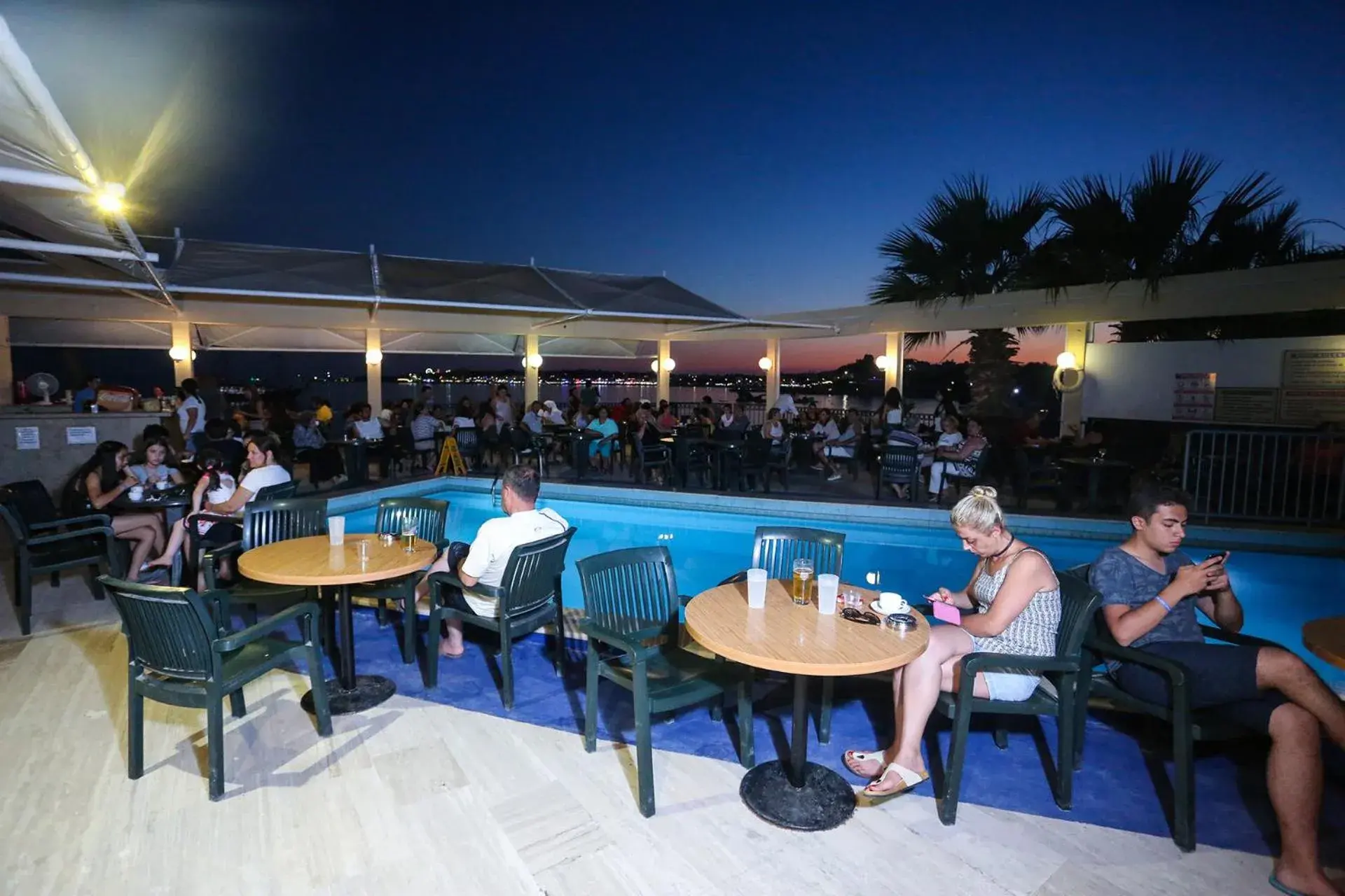 Lounge or bar in Tuntas Beach Hotel - All Inclusive Lounge or bar in Tuntas Beach Hotel - All Inclusive