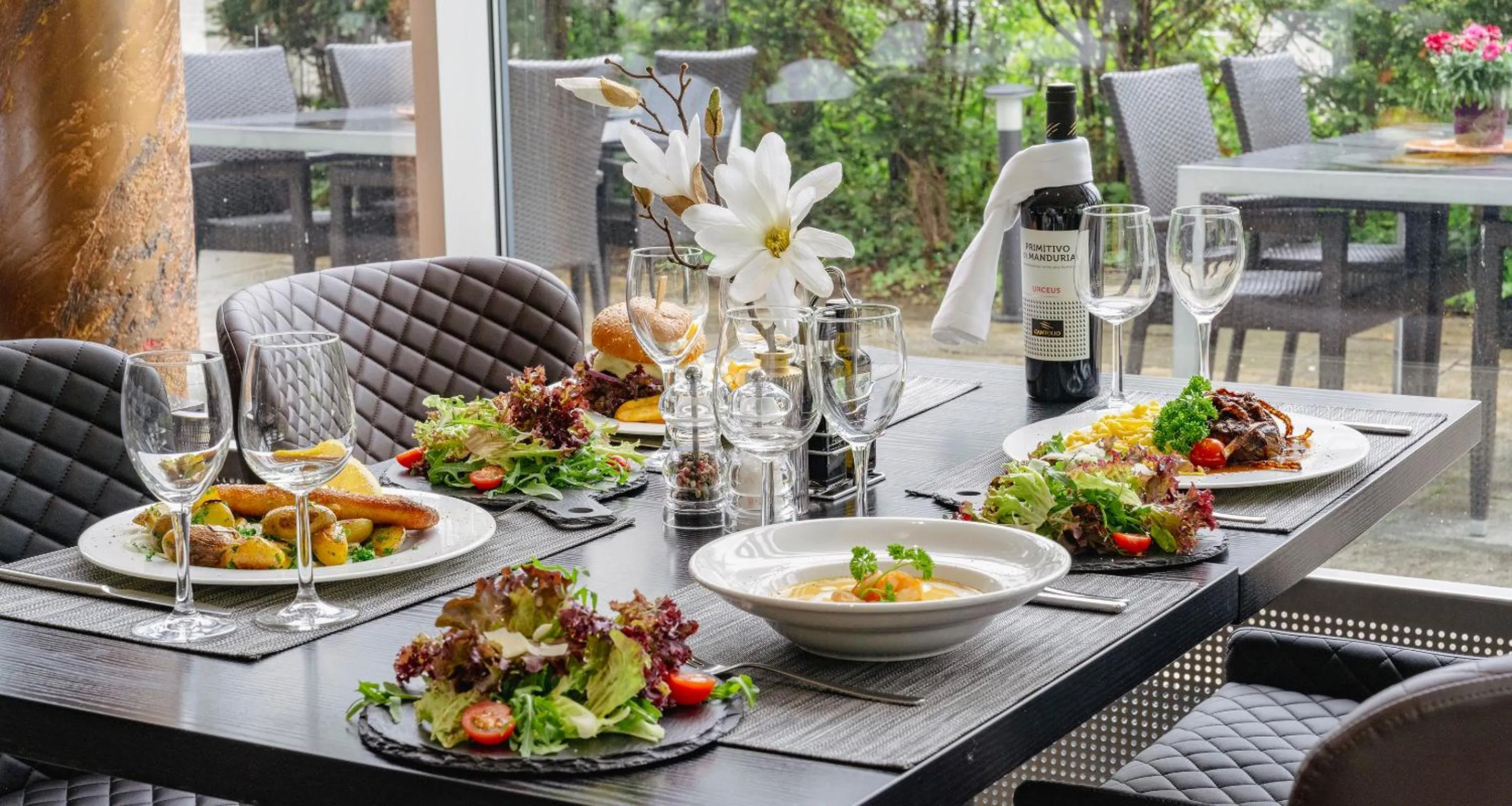 Restaurant/places to eat in PLAZA INN Stuttgart-Ditzingen