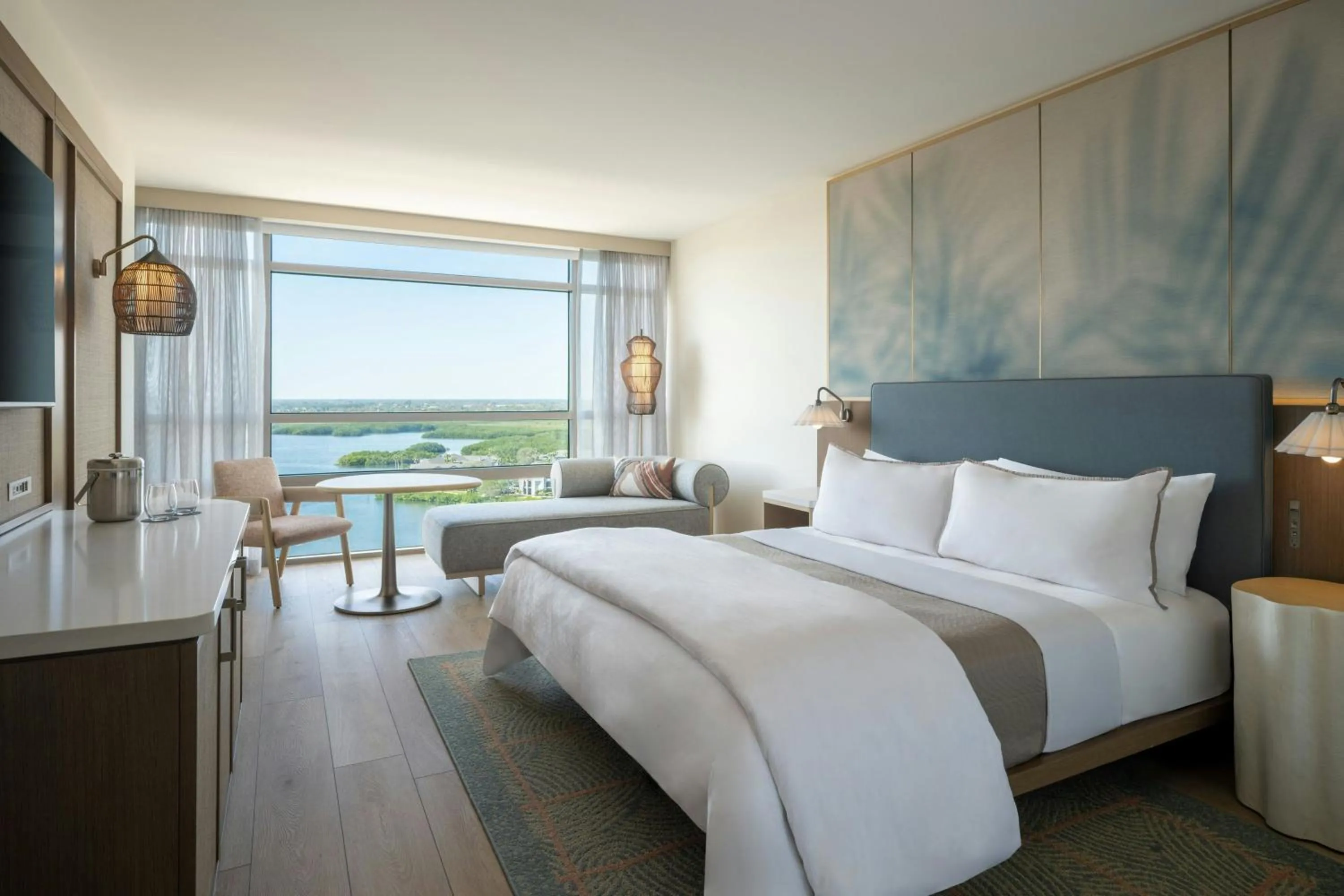 Photo of the whole room, Bed in The Westin Tampa Bay