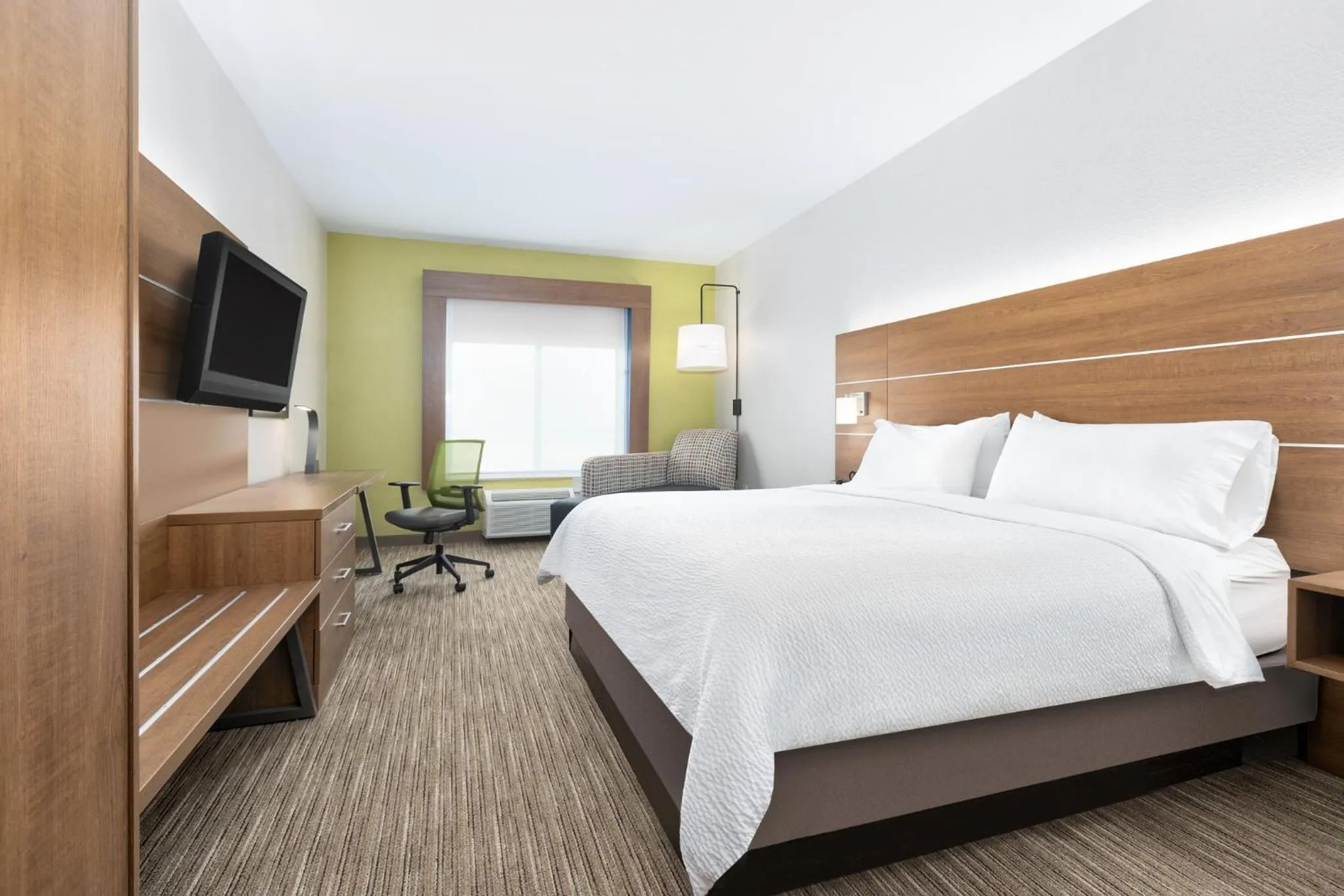 Photo of the whole room, Bed in Holiday Inn Express Hotel & Suites Amarillo South by IHG