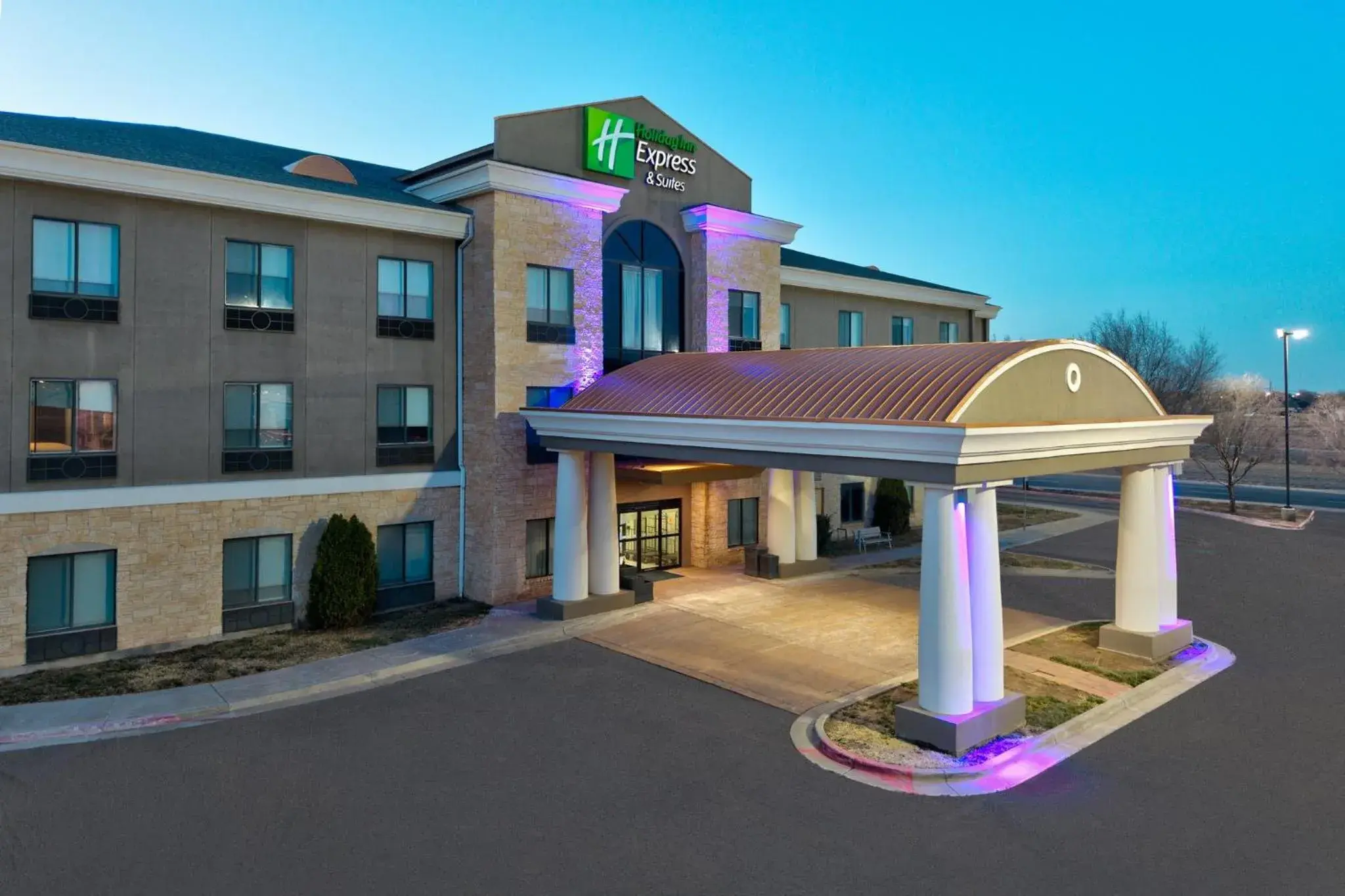 Property building in Holiday Inn Express Hotel & Suites Amarillo South by IHG Property building in Holiday Inn Express Hotel & Suites Amarillo South by IHG