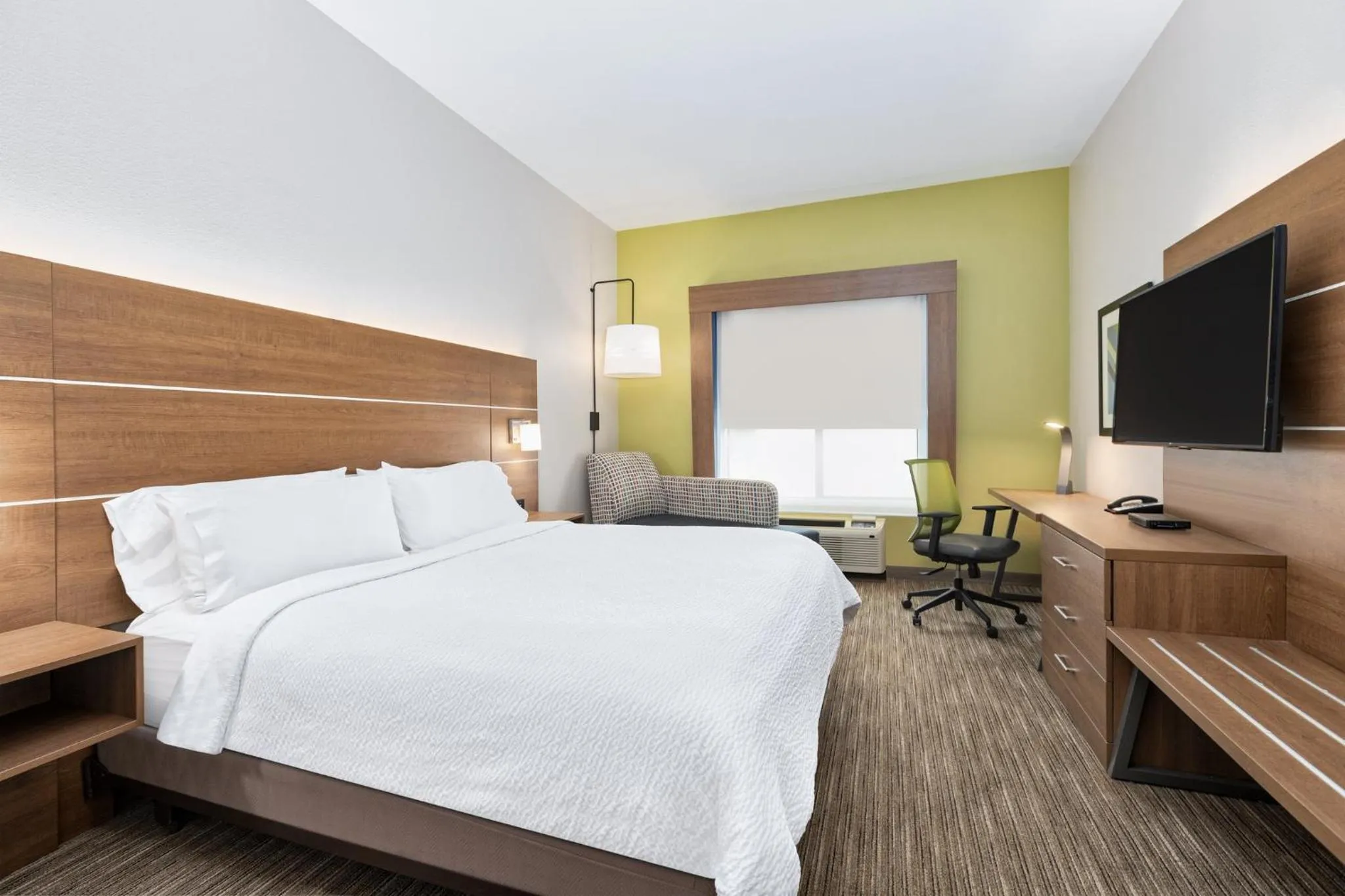 Photo of the whole room, Bed in Holiday Inn Express Hotel & Suites Amarillo South by IHG