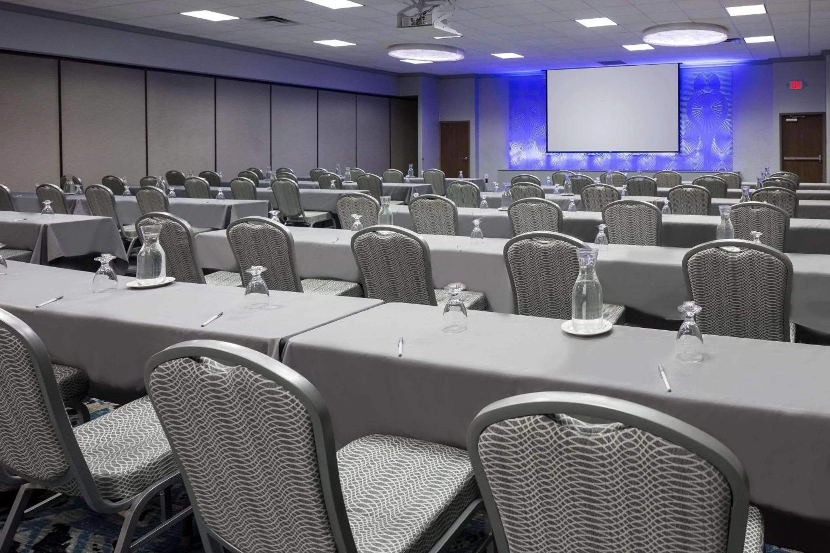 Meeting/conference room in Radisson Hotel & Conference Center Coralville - Iowa City