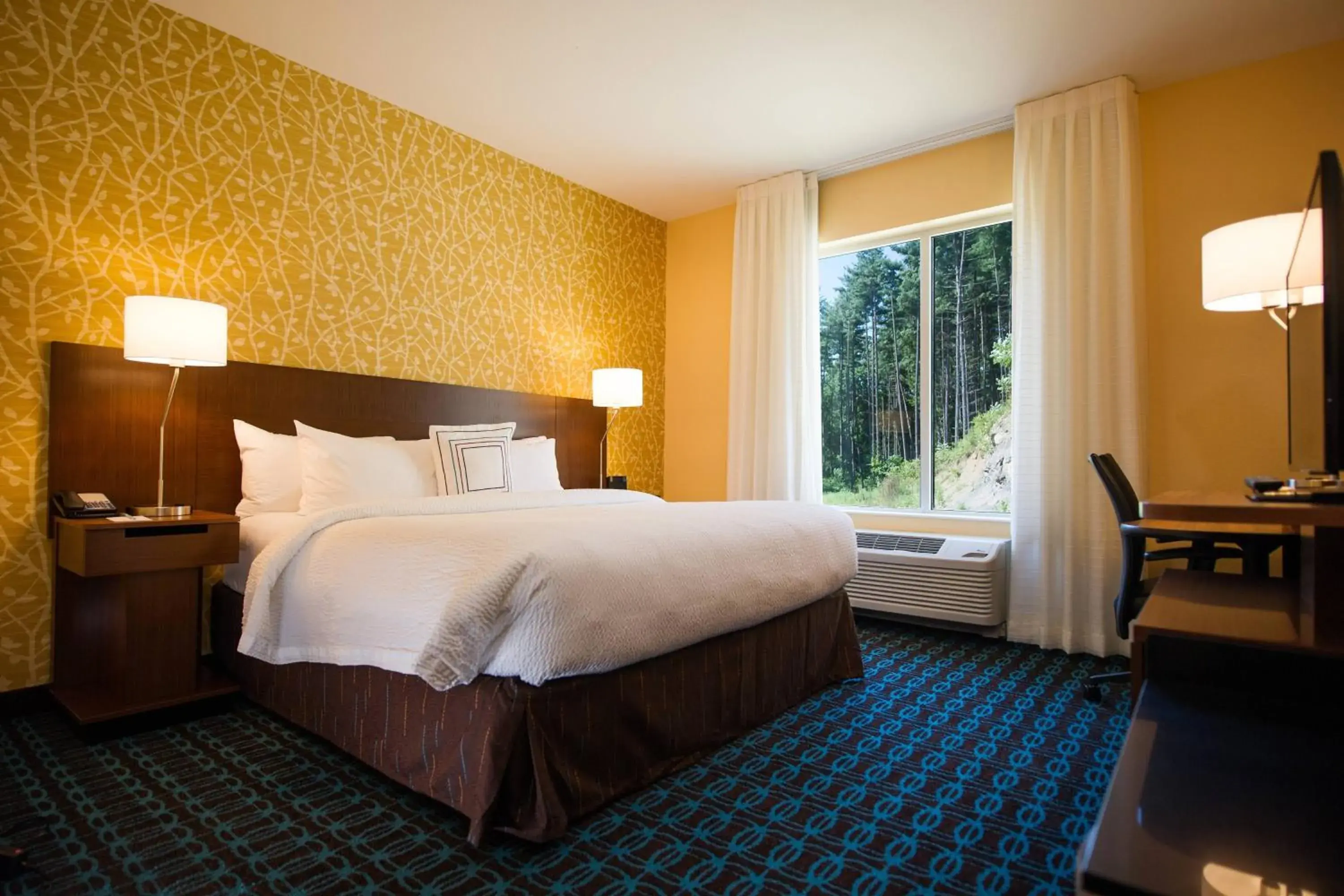 King Room in Fairfield by Marriott Cambridge King Room in Fairfield by Marriott Cambridge