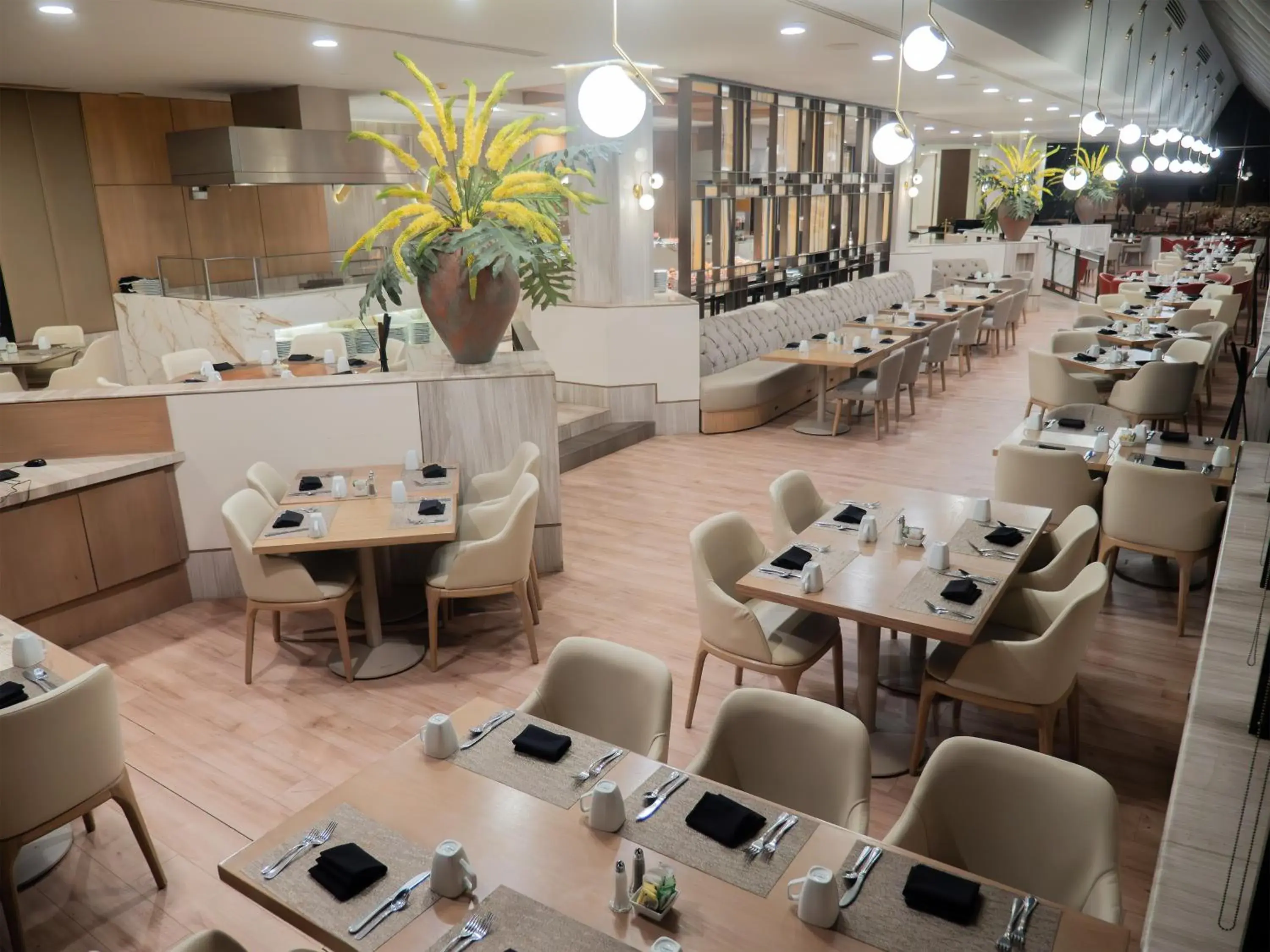 Restaurant/places to eat in MS Milenium Monterrey Curio Collection by Hilton Restaurant/places to eat in MS Milenium Monterrey Curio Collection by Hilton