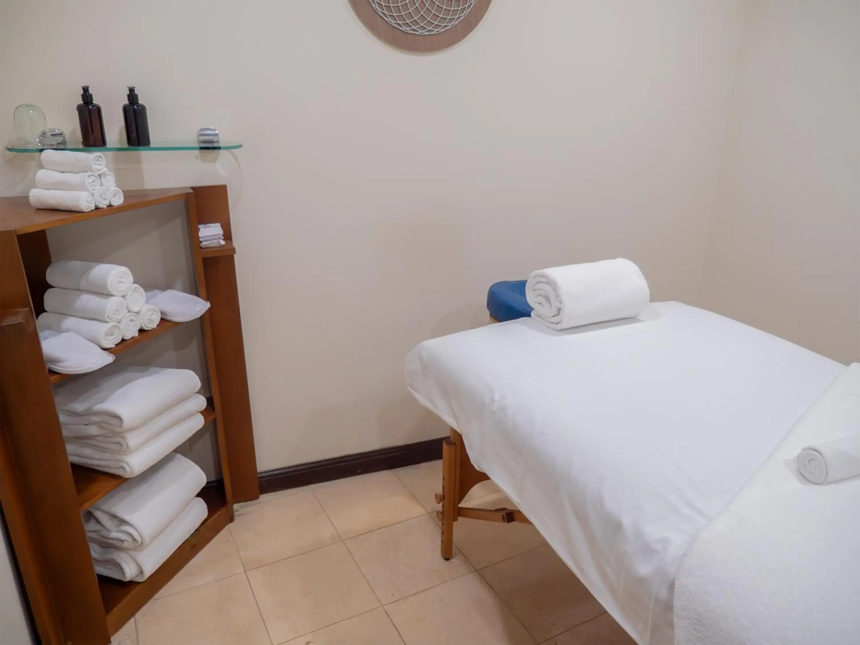 Spa and wellness centre/facilities, Bed in MS Milenium Monterrey Curio Collection by Hilton Spa and wellness centre/facilities, Bed in MS Milenium Monterrey Curio Collection by Hilton