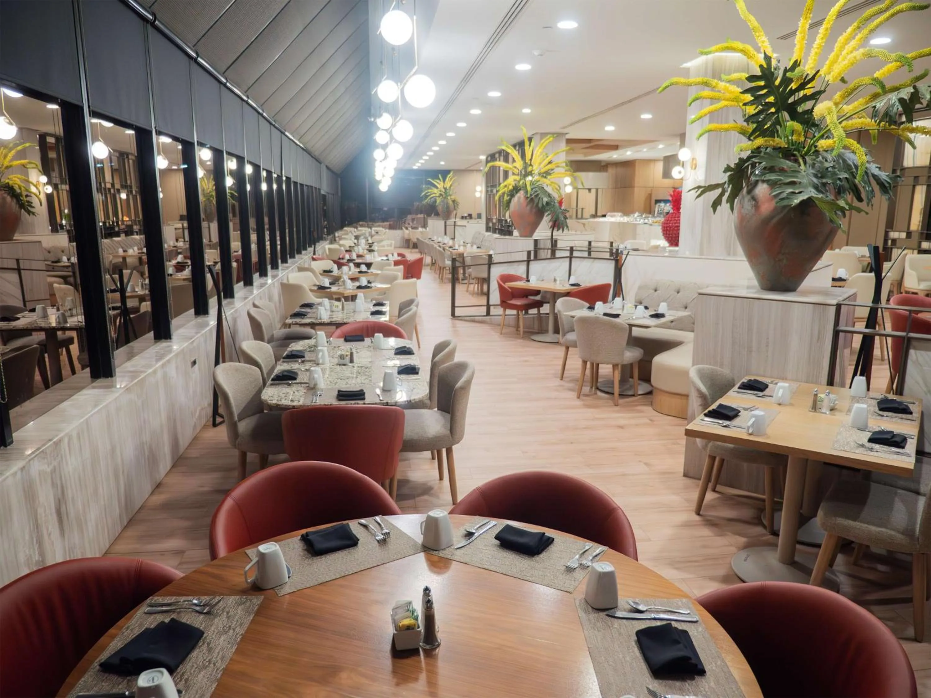 Restaurant/places to eat in MS Milenium Monterrey Curio Collection by Hilton