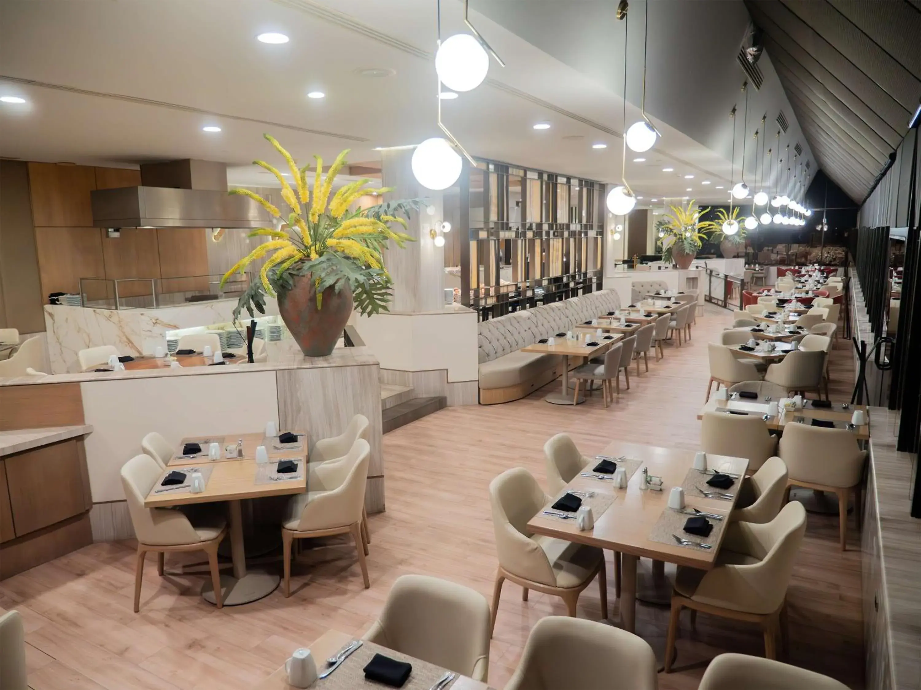 Restaurant/places to eat in MS Milenium Monterrey Curio Collection by Hilton Restaurant/places to eat in MS Milenium Monterrey Curio Collection by Hilton