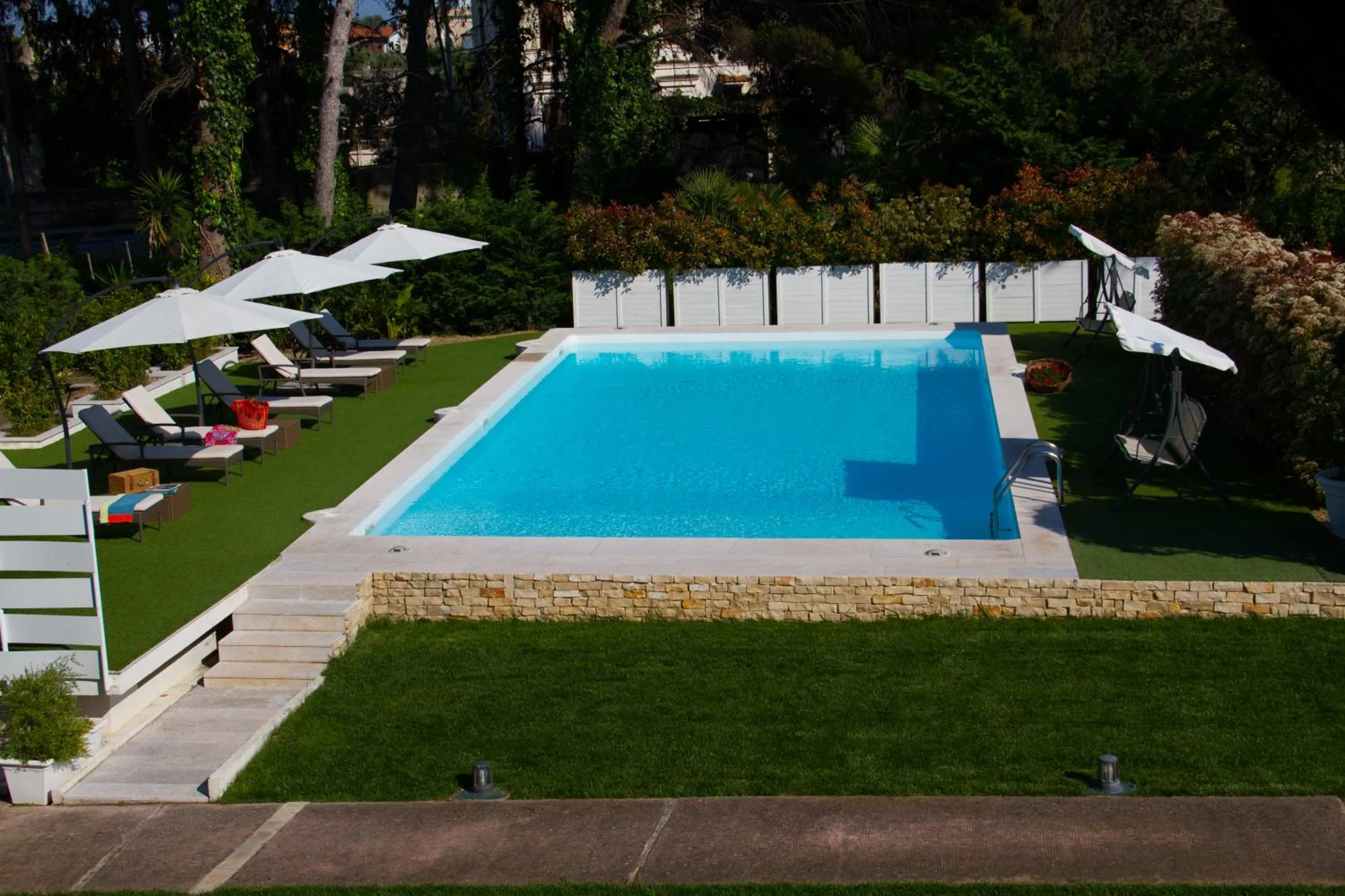 Pool view in Le Duchesse