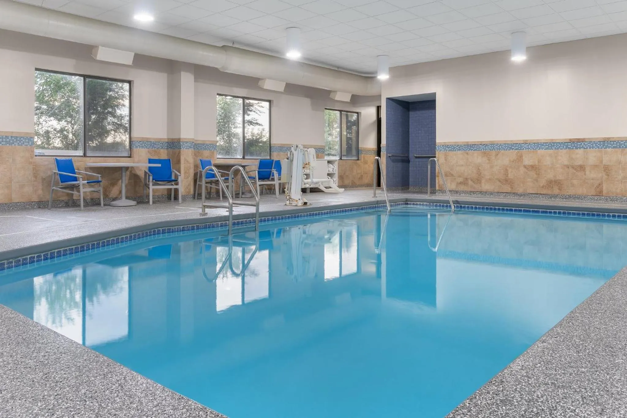 Swimming pool in Holiday Inn Express Hotel & Suites Coralville by IHG