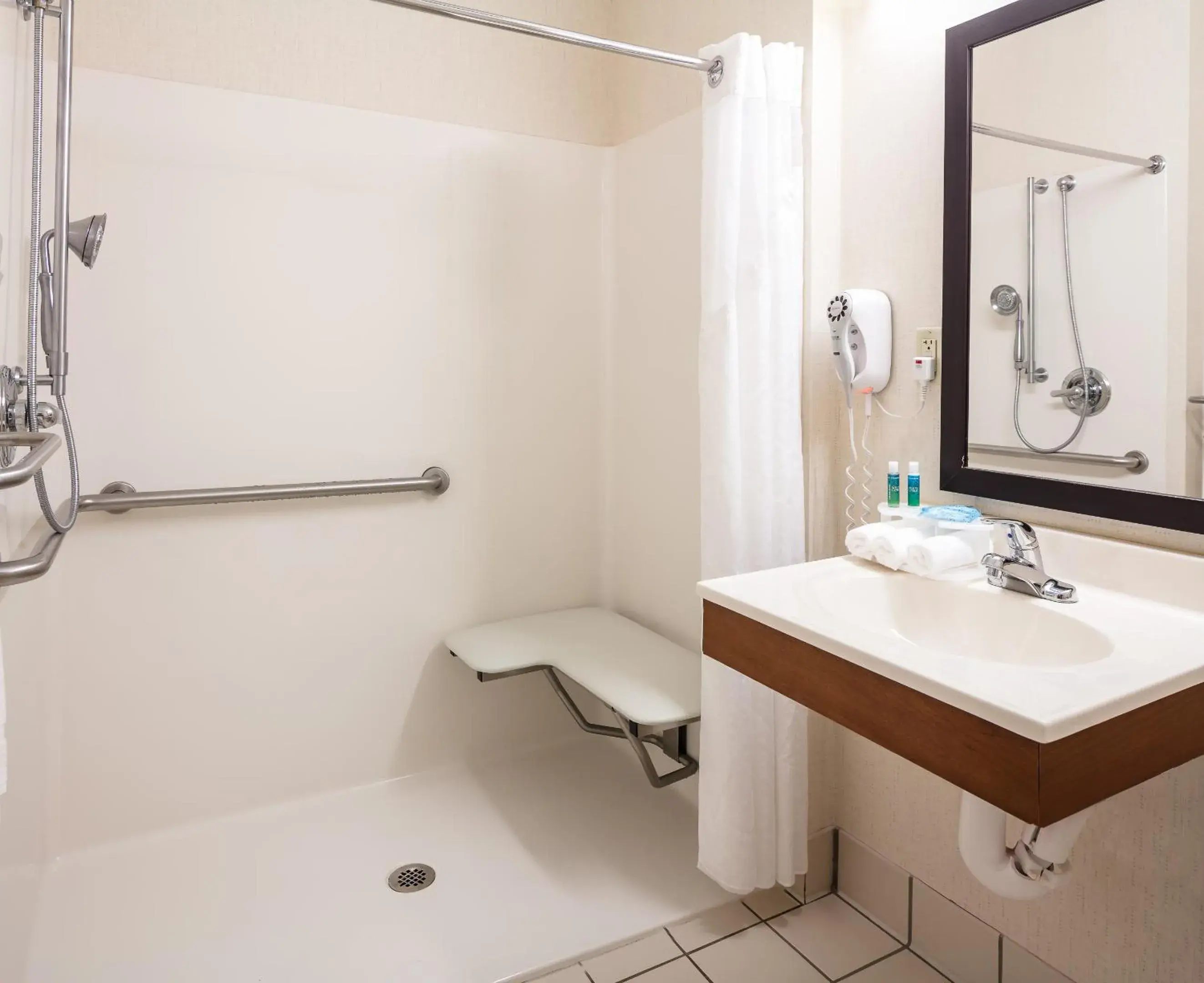 Holiday Inn Express Hotel & Suites Coralville by IHG Holiday Inn Express Hotel & Suites Coralville by IHG