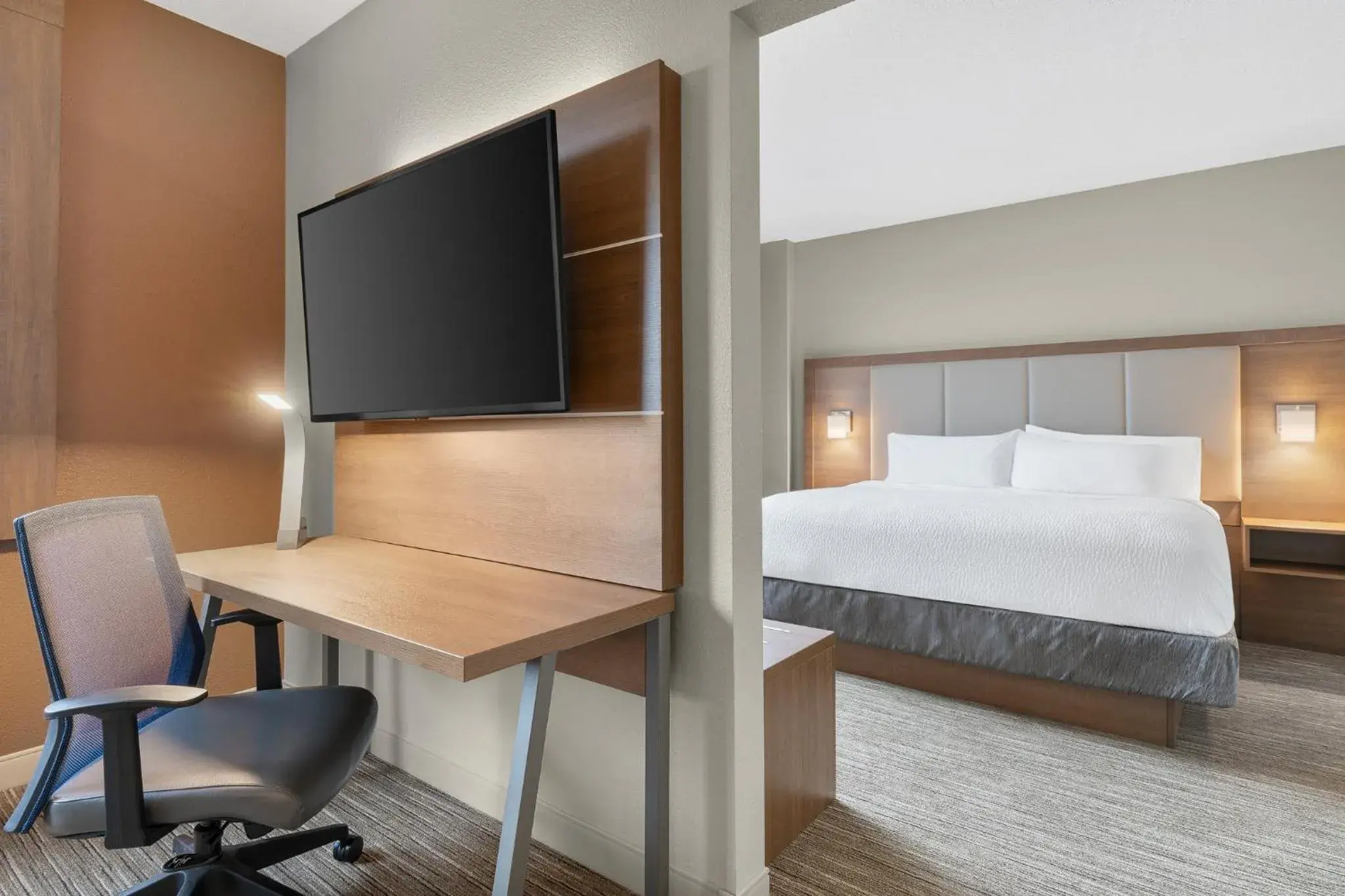 Photo of the whole room, Bed in Holiday Inn Express Hotel & Suites Coralville by IHG Photo of the whole room, Bed in Holiday Inn Express Hotel & Suites Coralville by IHG