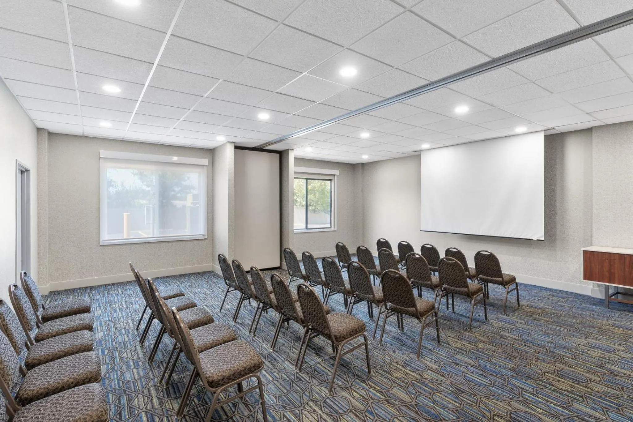 Meeting/conference room in Holiday Inn Express Hotel & Suites Coralville by IHG