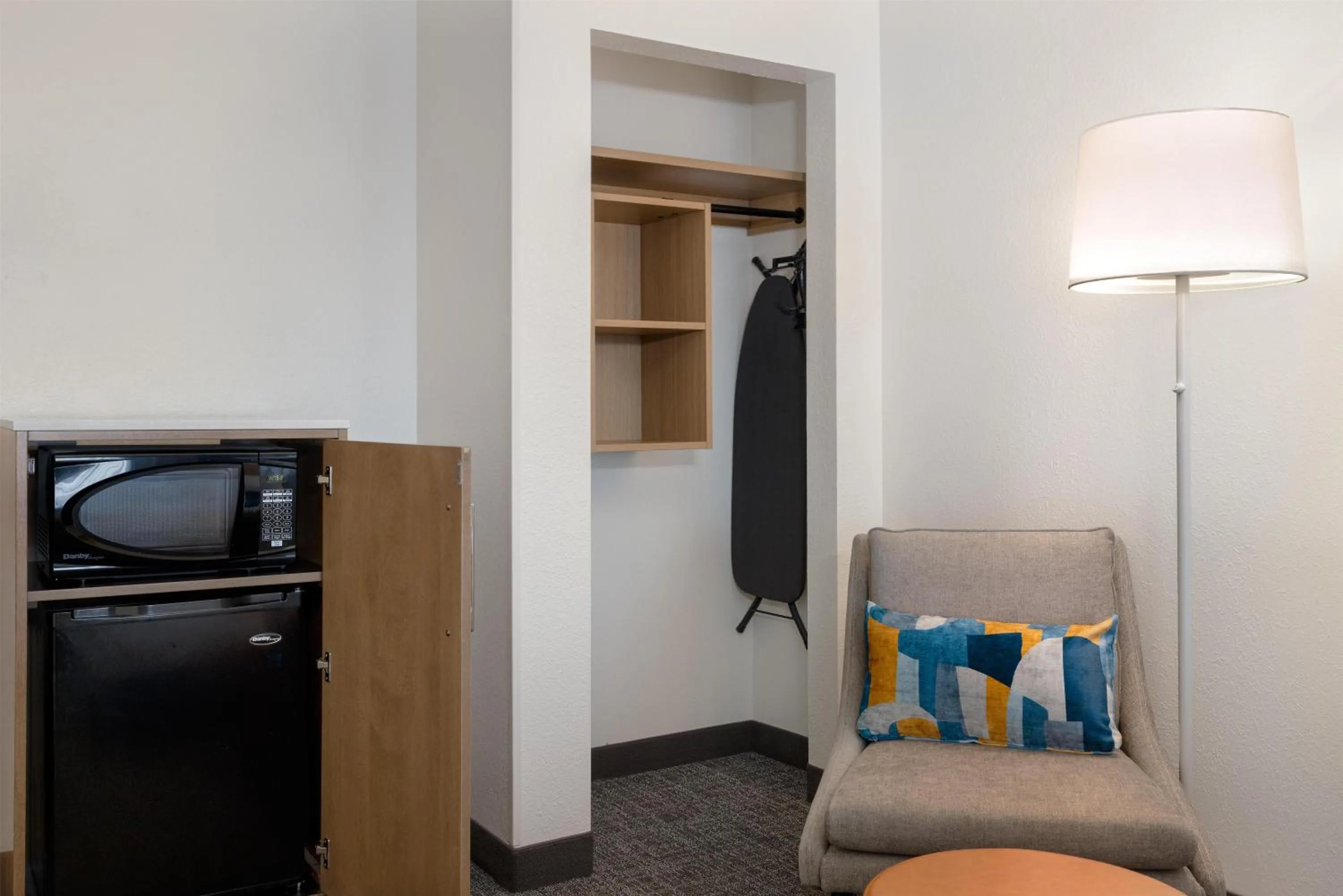 Photo of the whole room in Spark By Hilton Ames