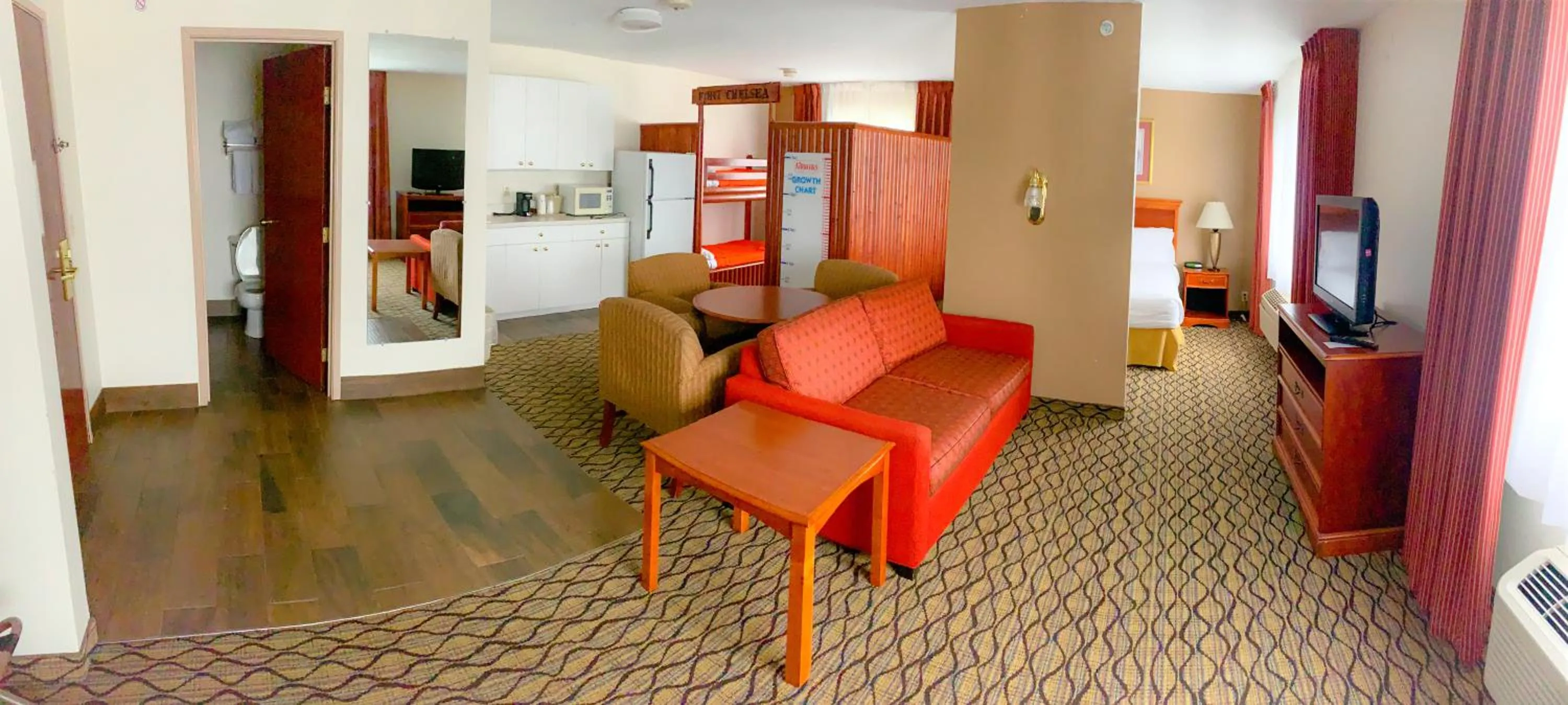 Photo of the whole room in Baymont by Wyndham Chelsea