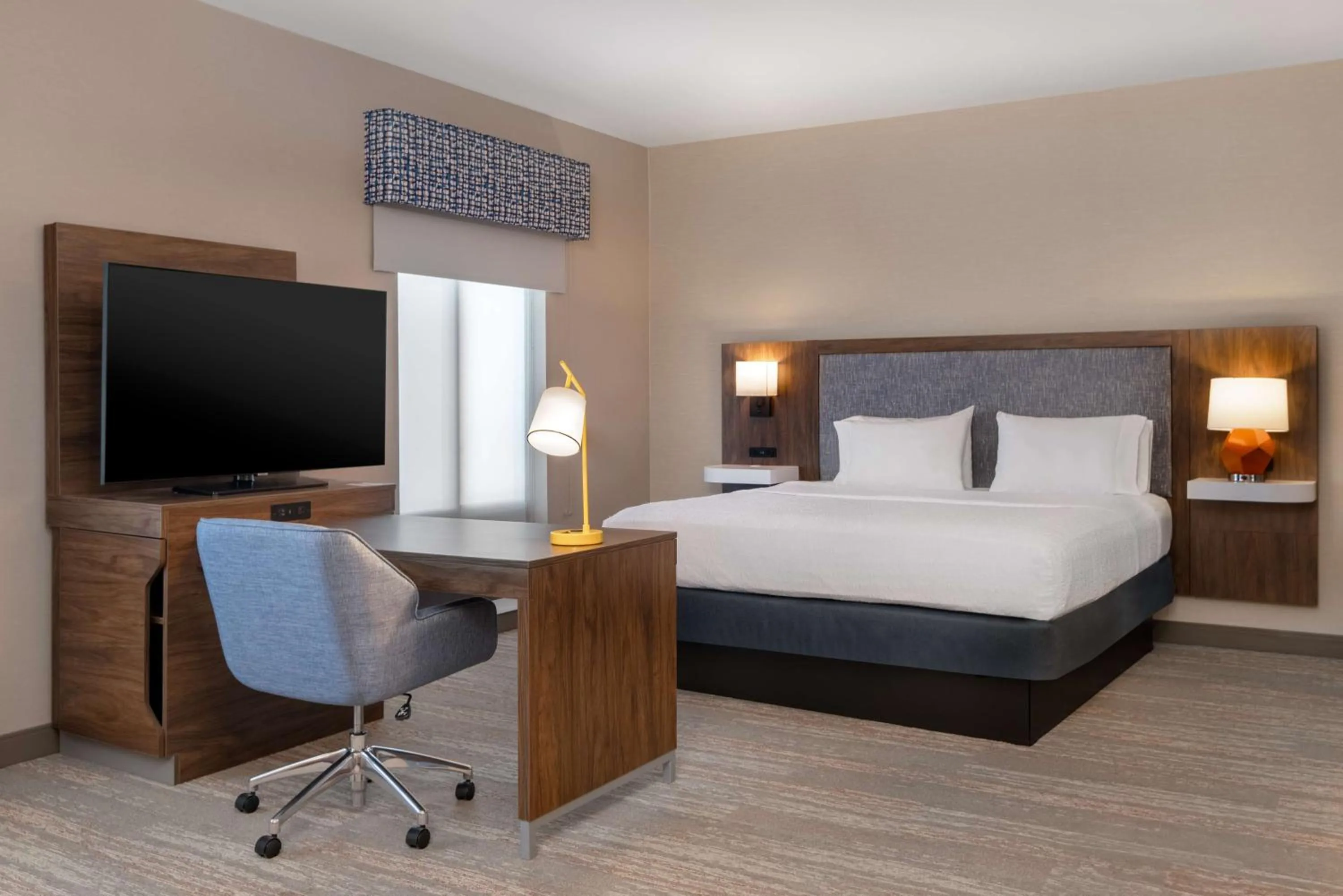 Bedroom, Bed in Hampton Inn & Suites Billings West I-90