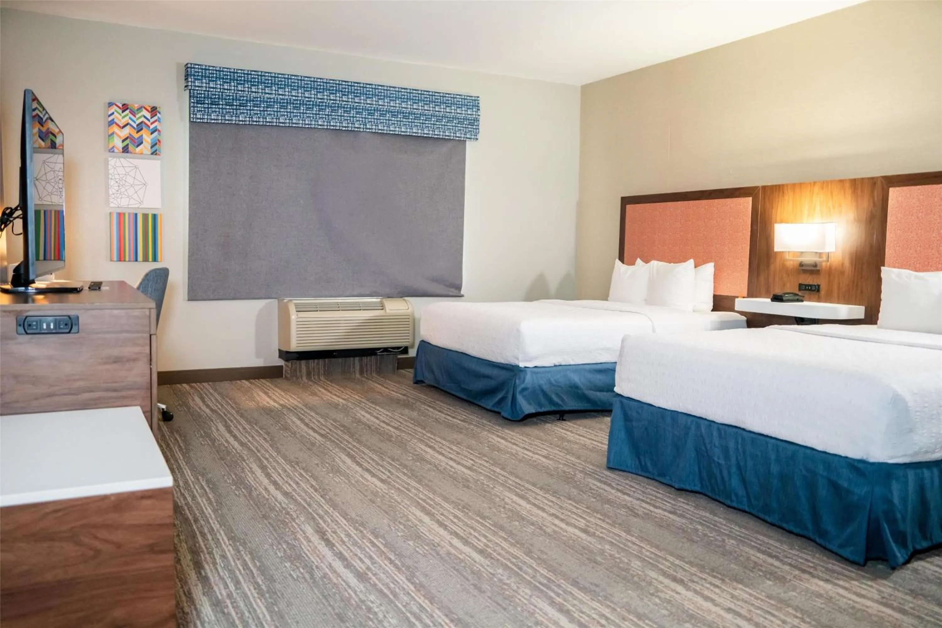 Bed in Hampton Inn Gonzales