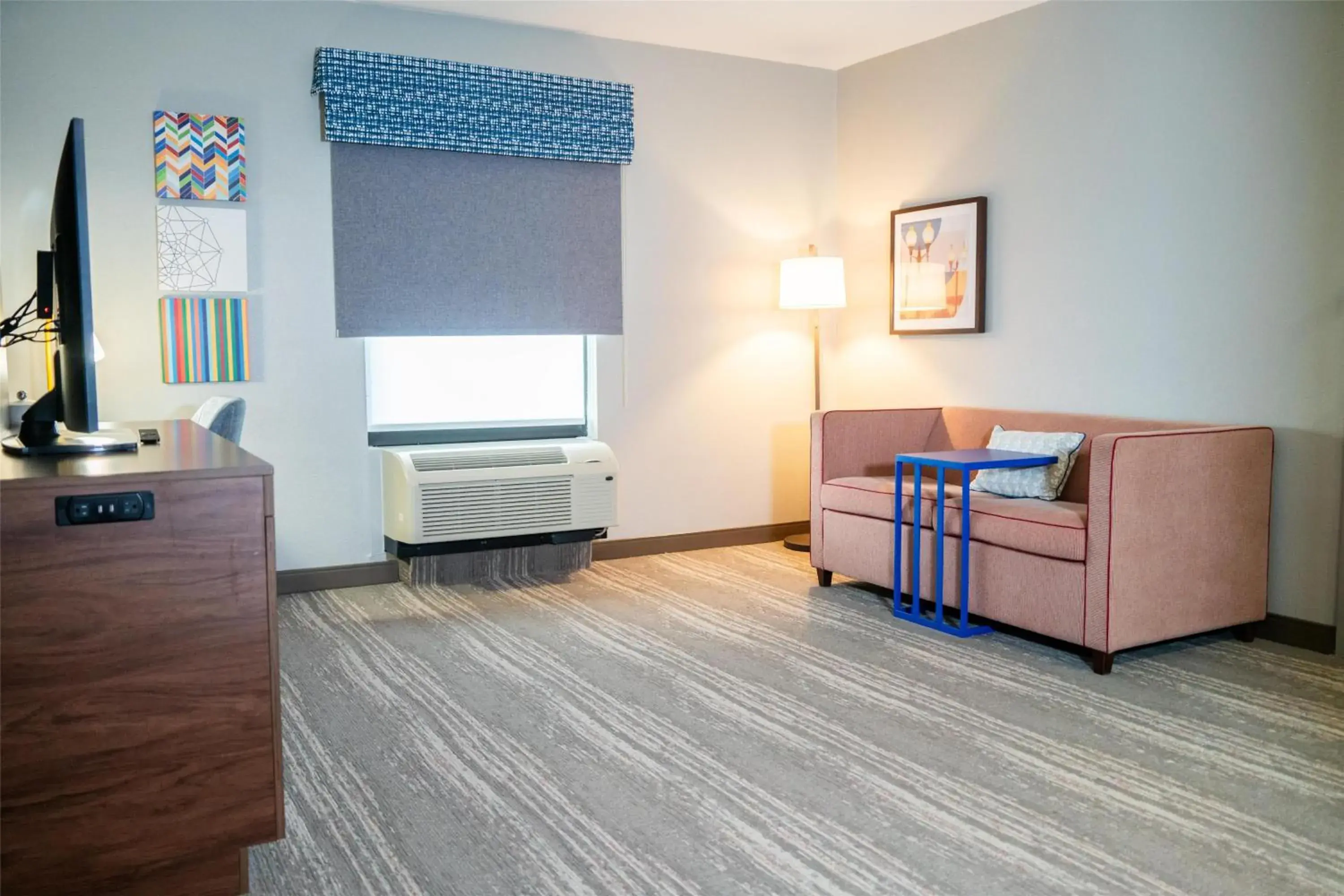 Living room, Bed in Hampton Inn Gonzales Living room, Bed in Hampton Inn Gonzales