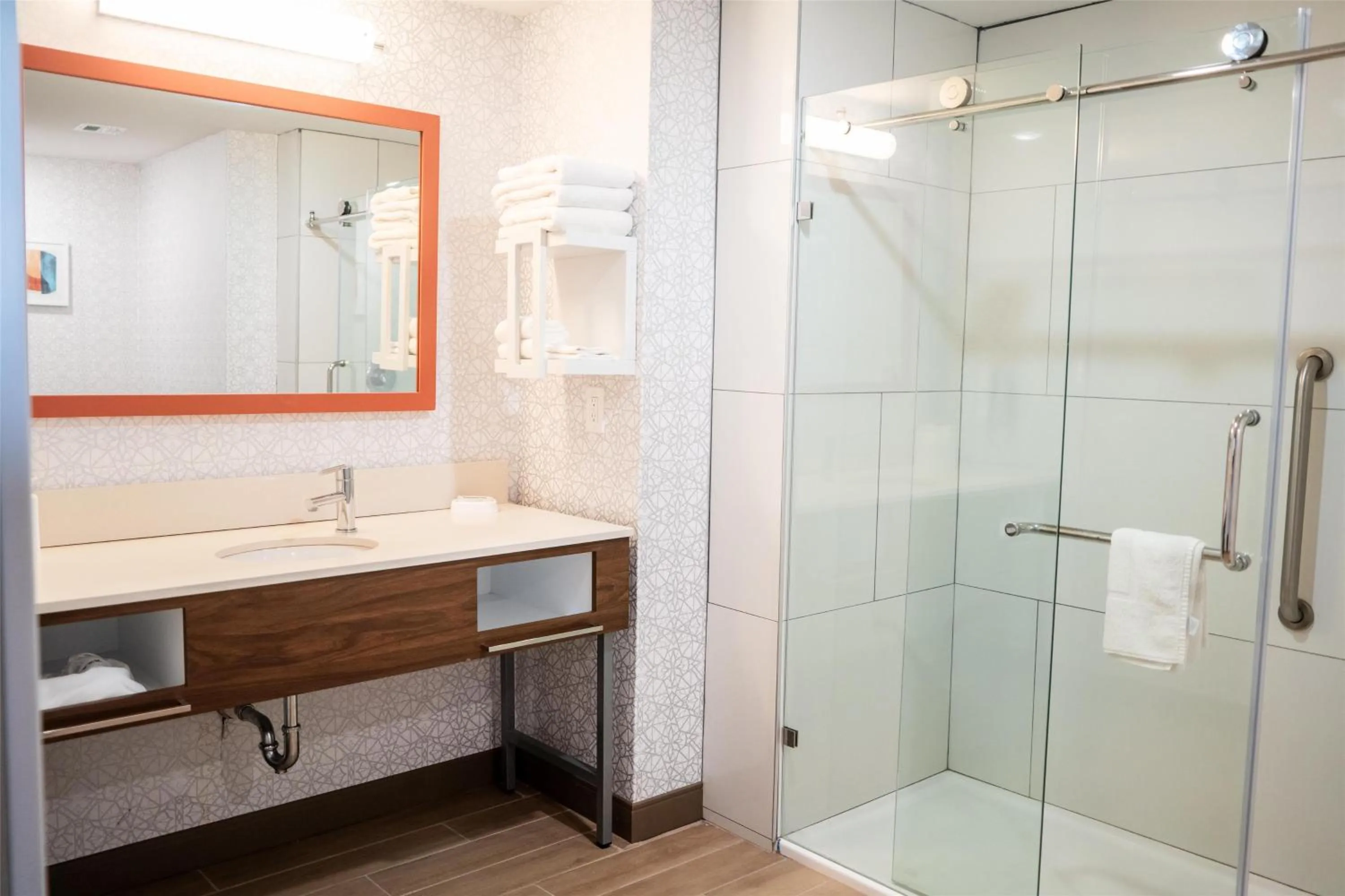 Bathroom in Hampton Inn Gonzales