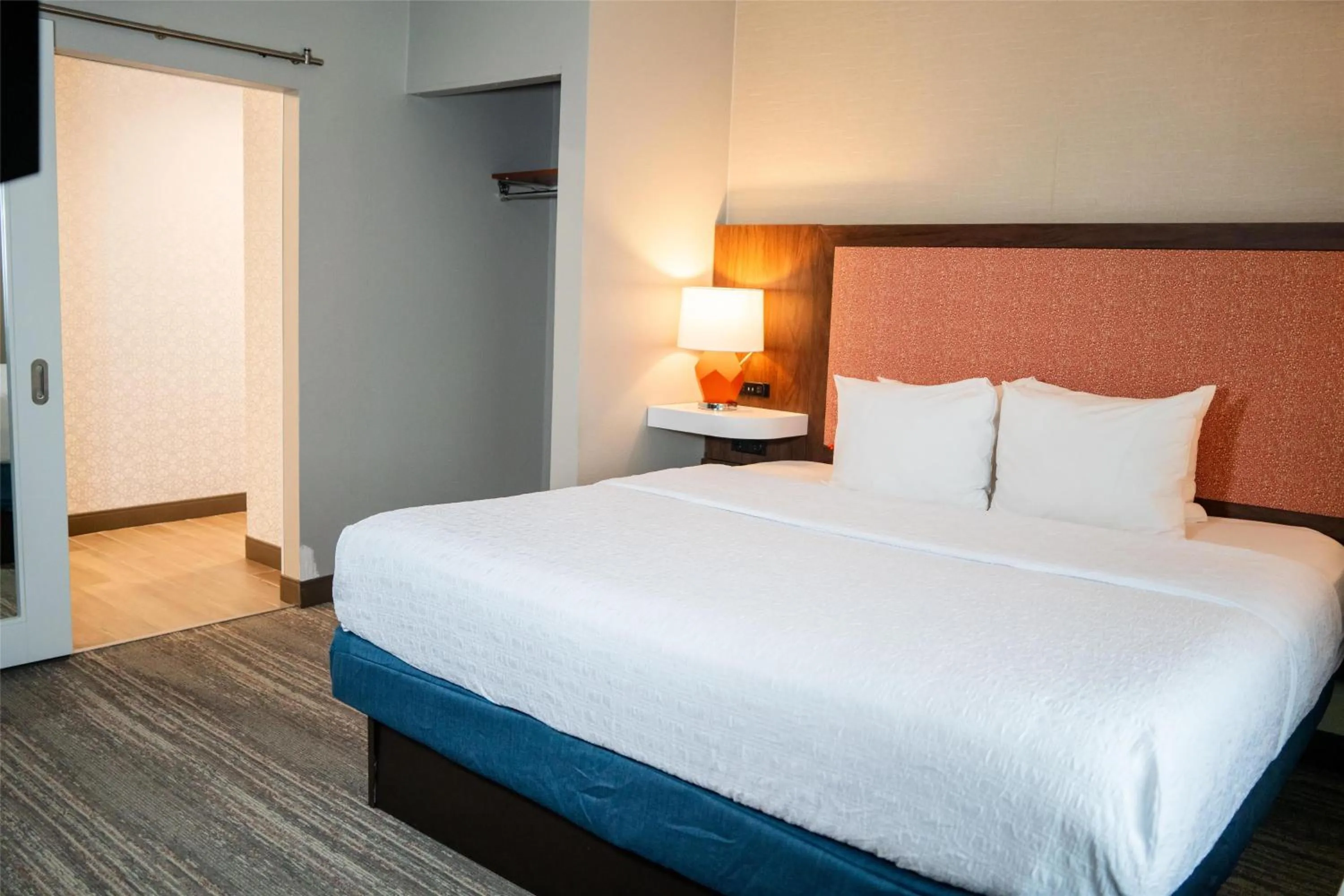 Bed in Hampton Inn Gonzales