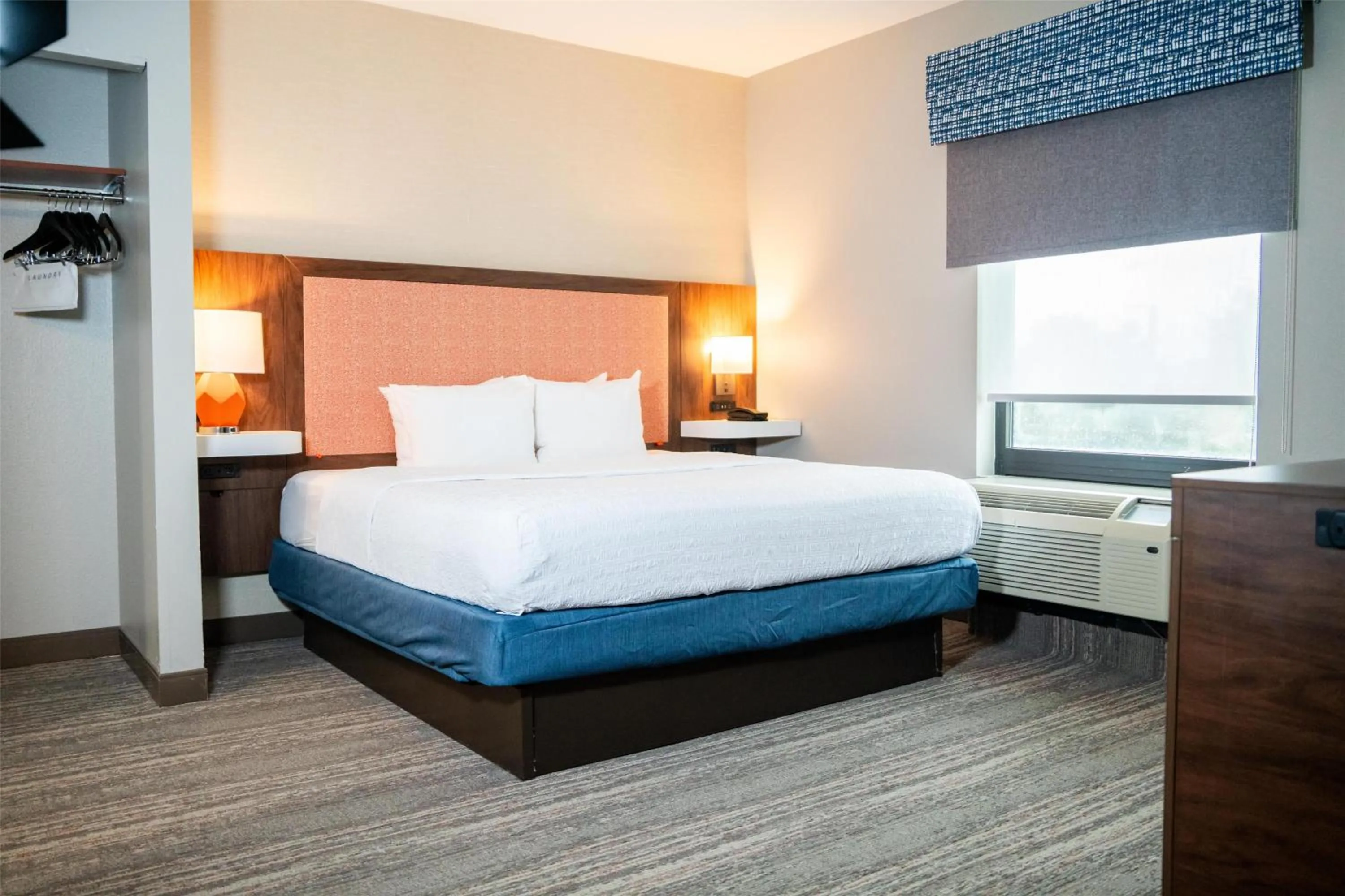 Bed in Hampton Inn Gonzales